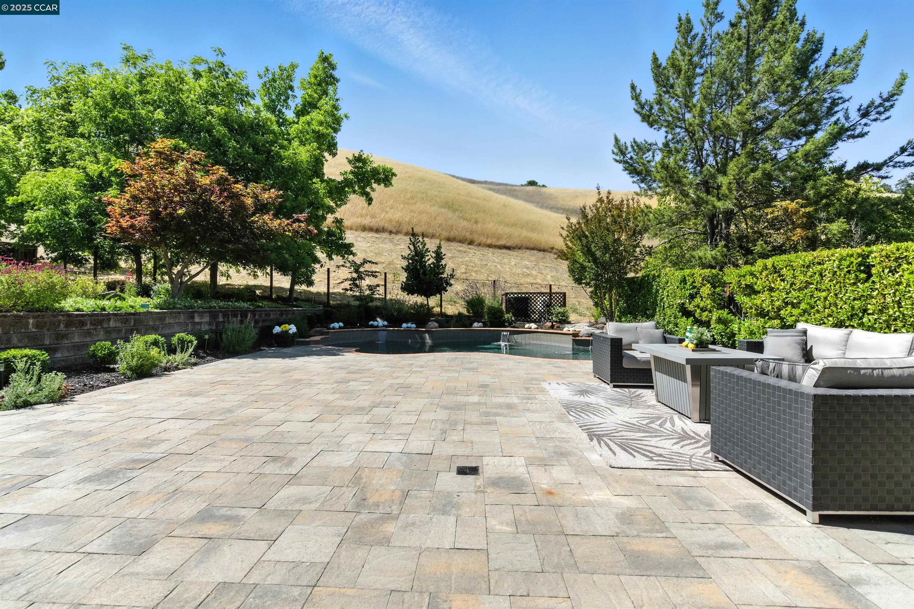Detail Gallery Image 54 of 60 For 111 Leafield Road, Danville,  CA 94506 - 5 Beds | 4/1 Baths