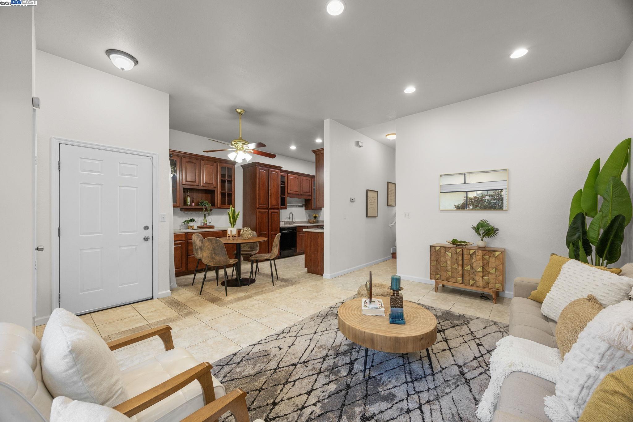 Detail Gallery Image 13 of 51 For 2030 Fostoria Cir, Danville,  CA 94526 - 3 Beds | 2 Baths