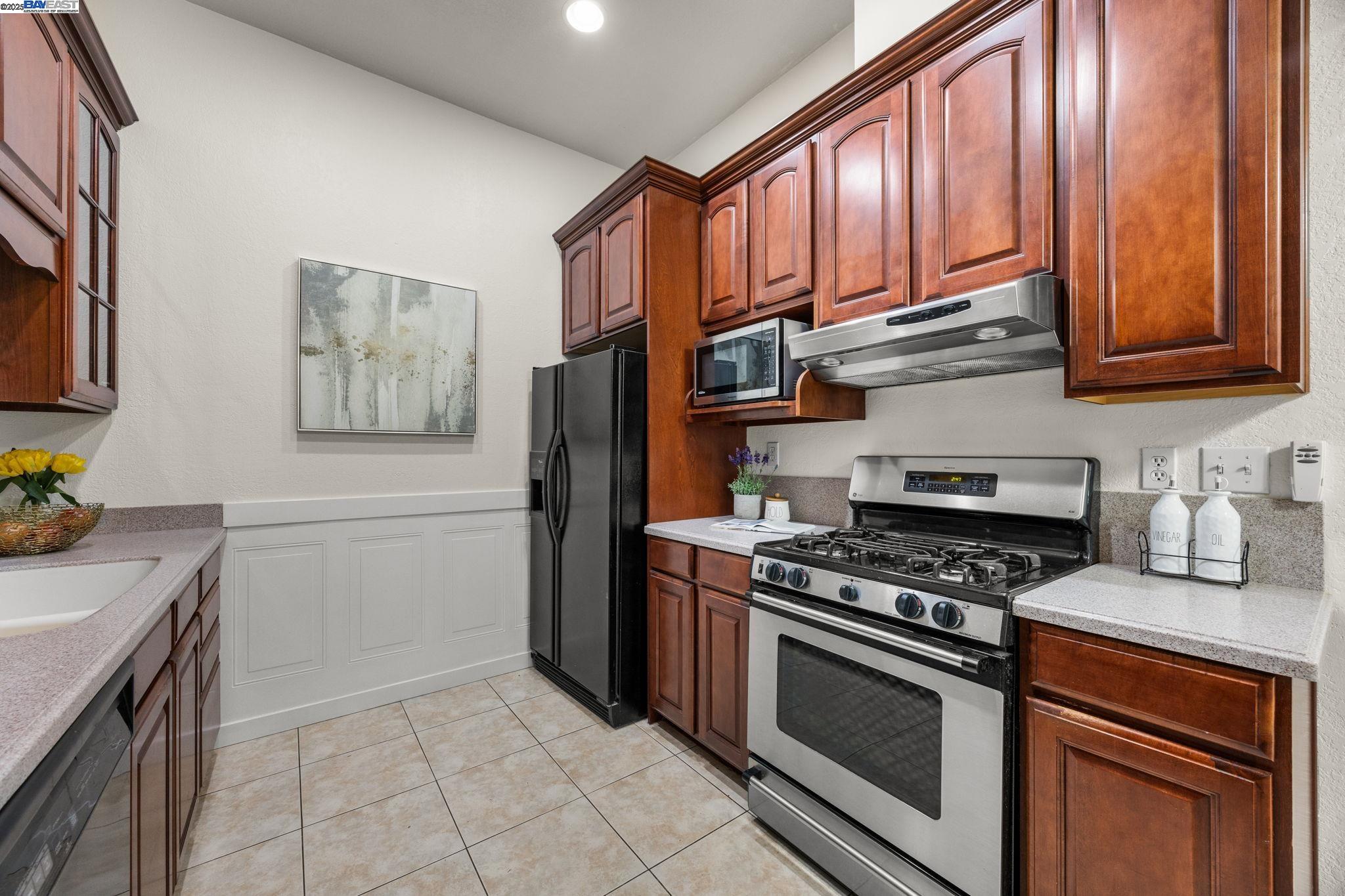 Detail Gallery Image 17 of 51 For 2030 Fostoria Cir, Danville,  CA 94526 - 3 Beds | 2 Baths