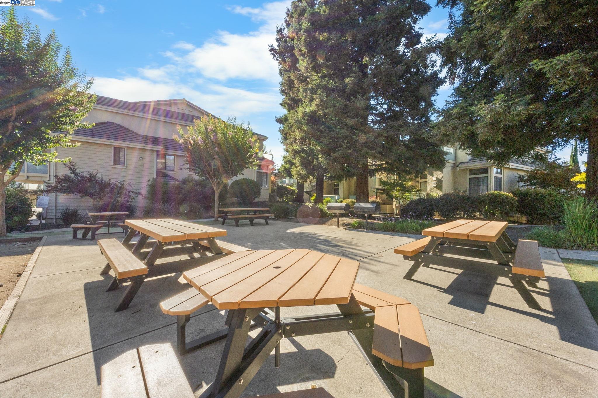 Detail Gallery Image 33 of 51 For 2030 Fostoria Cir, Danville,  CA 94526 - 3 Beds | 2 Baths
