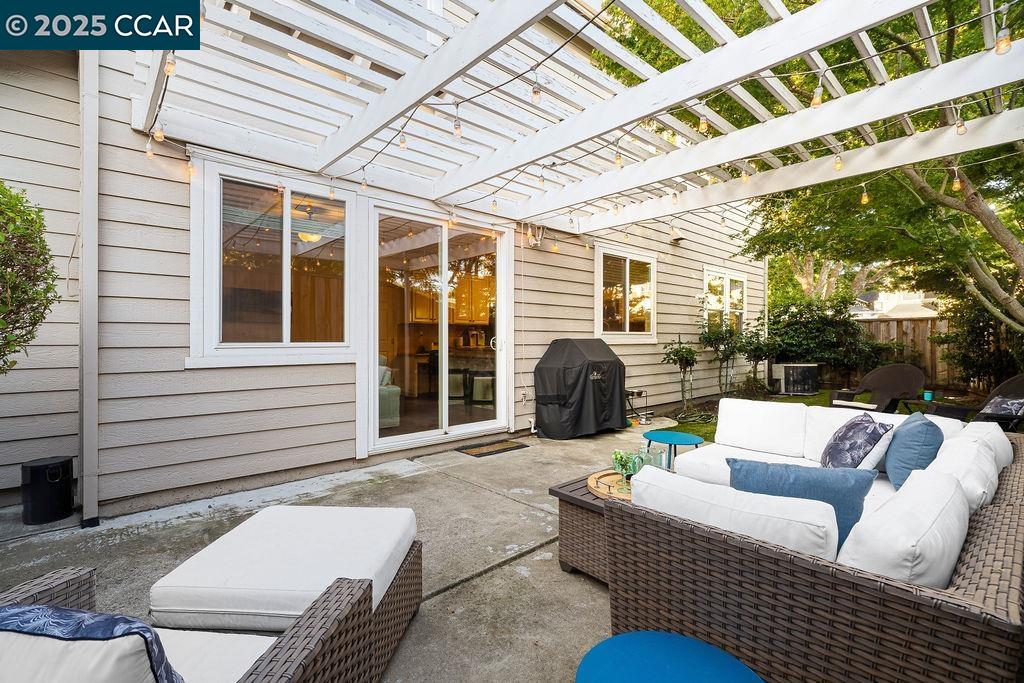 Detail Gallery Image 27 of 33 For 1 Lupine Ln, San Ramon,  CA 94583 - 4 Beds | 2/1 Baths