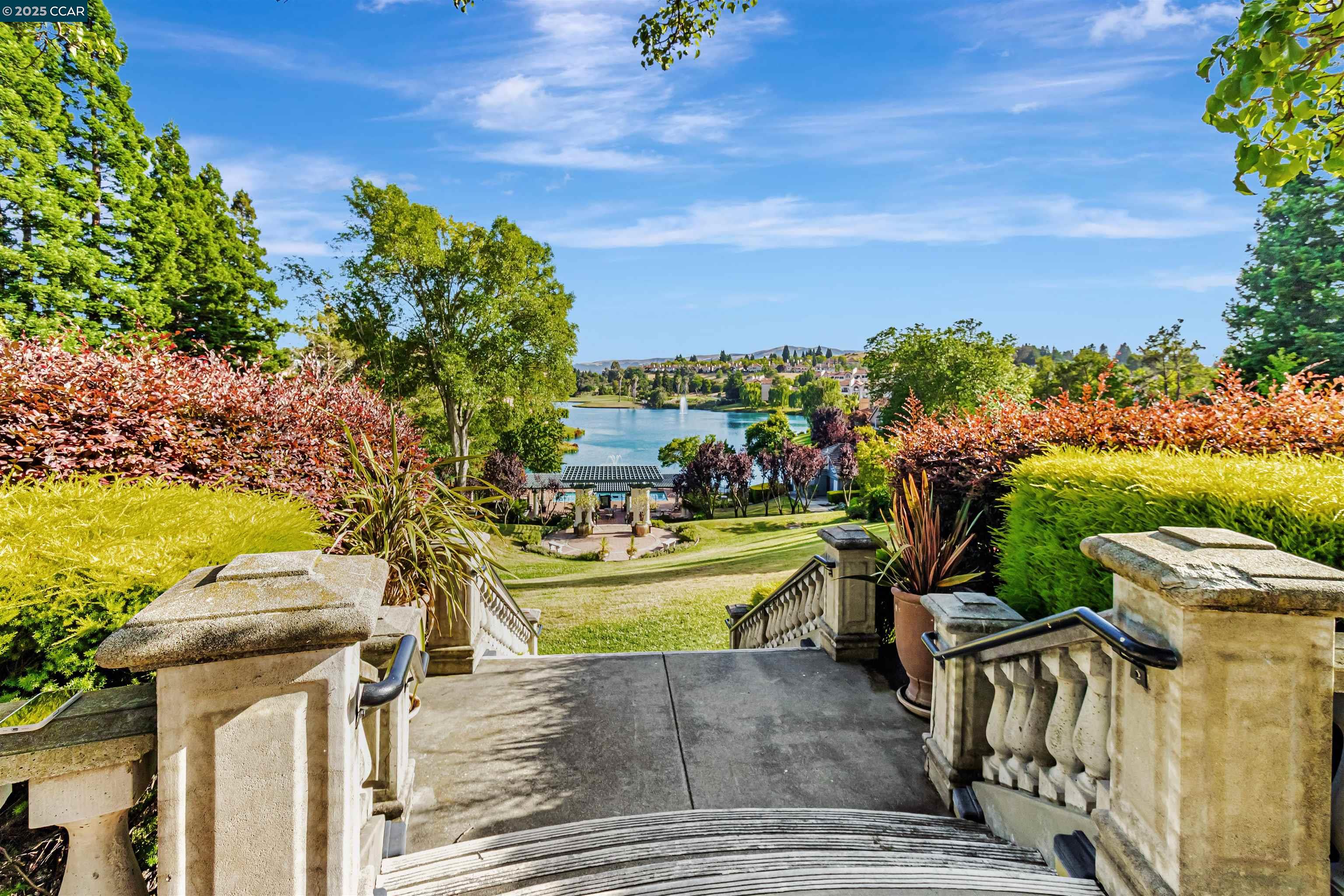 More Details about MLS # 41103369 : 4079 W LAKESHORE DR
