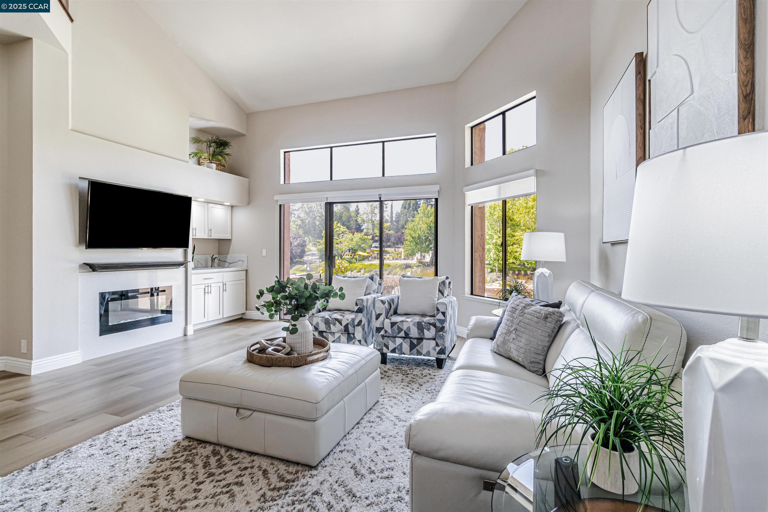 Photo #5: 41103369 Listing 
