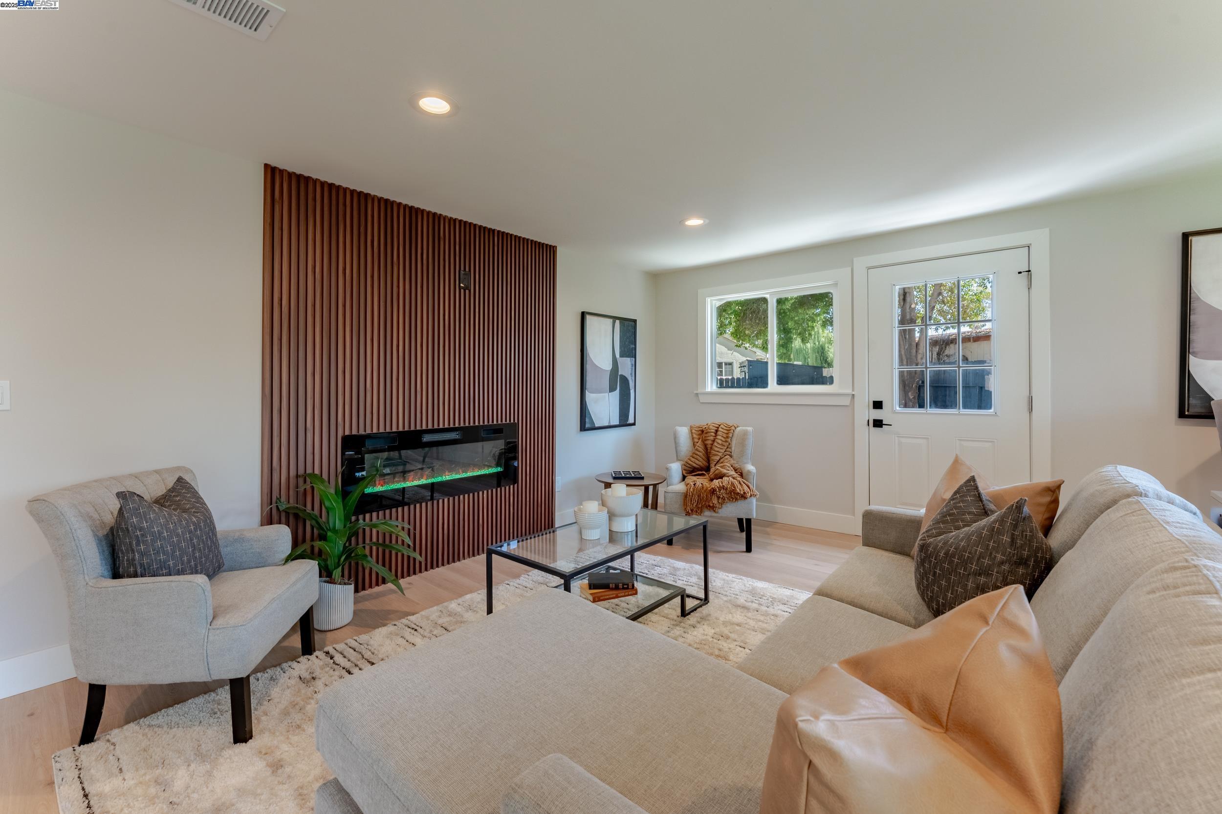 Detail Gallery Image 14 of 33 For 10393 Doris Court, San Jose,  CA 95127 - 4 Beds | 2 Baths