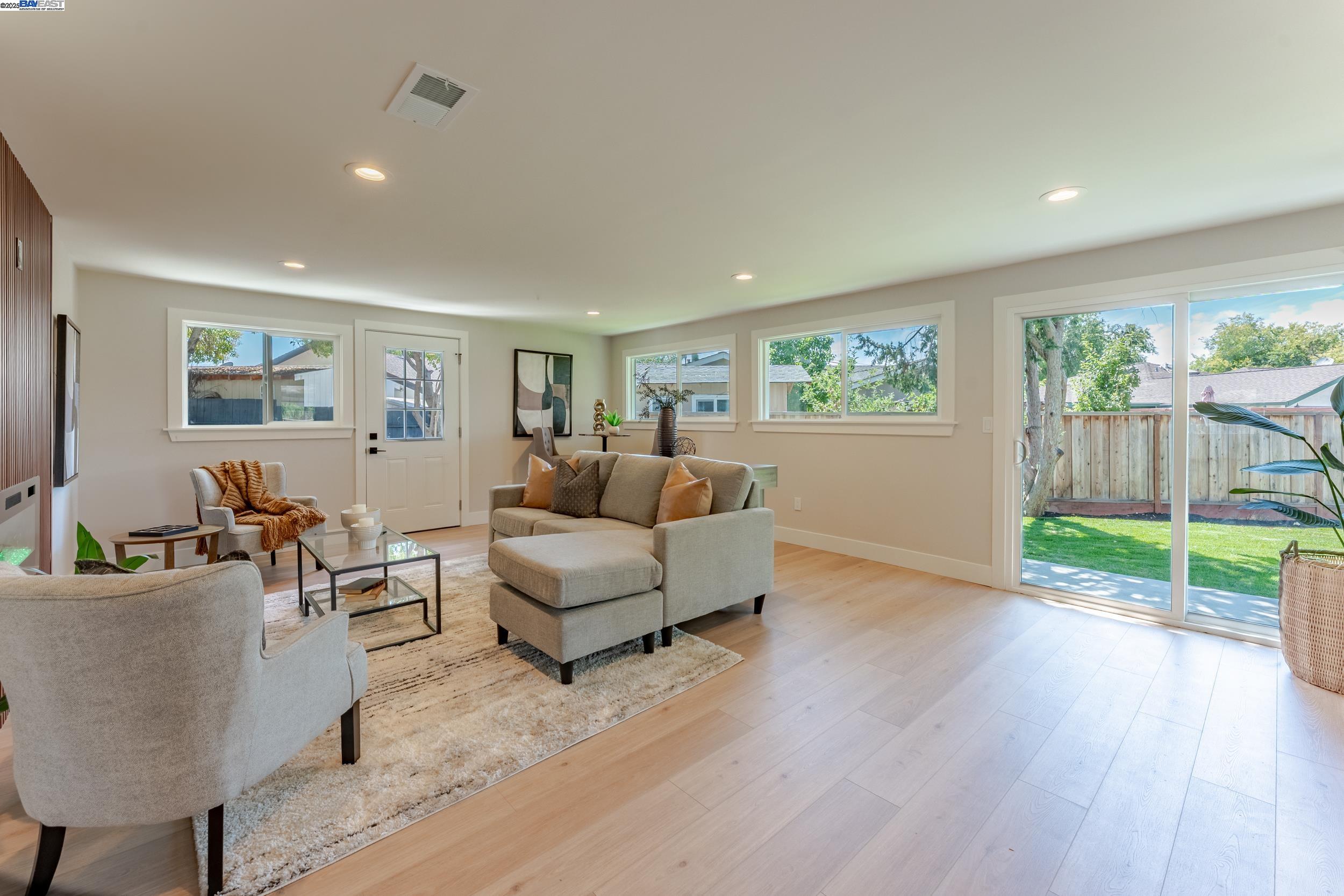 Detail Gallery Image 15 of 33 For 10393 Doris Court, San Jose,  CA 95127 - 4 Beds | 2 Baths