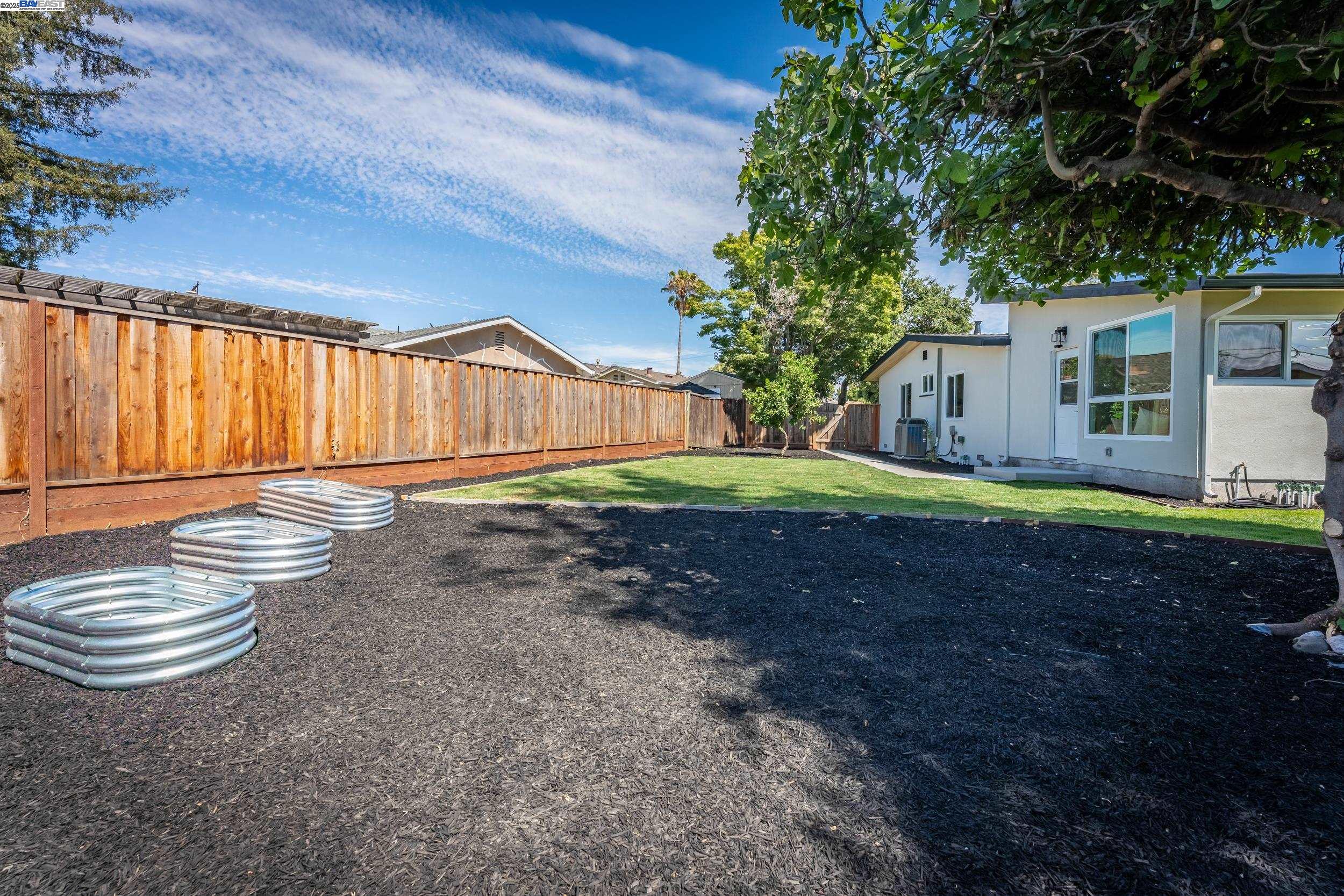 Detail Gallery Image 26 of 33 For 10393 Doris Court, San Jose,  CA 95127 - 4 Beds | 2 Baths