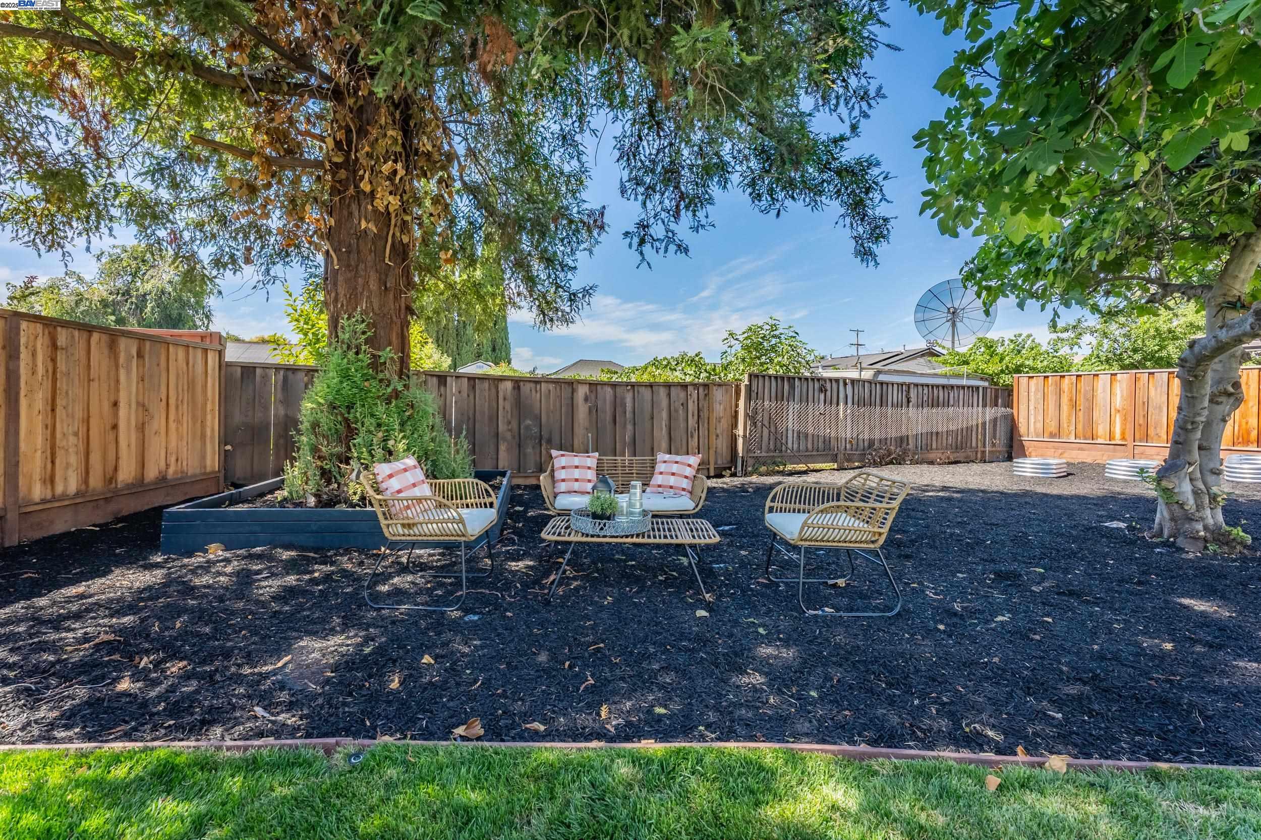 Detail Gallery Image 27 of 33 For 10393 Doris Court, San Jose,  CA 95127 - 4 Beds | 2 Baths