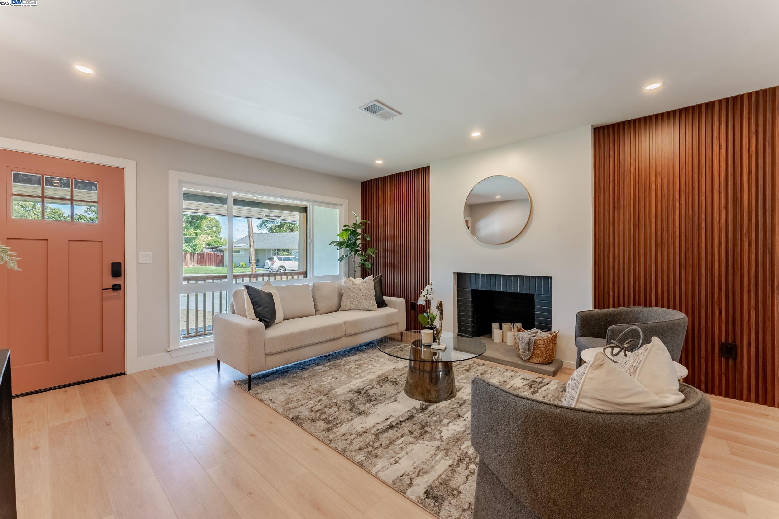 Detail Gallery Image 4 of 33 For 10393 Doris Court, San Jose,  CA 95127 - 4 Beds | 2 Baths