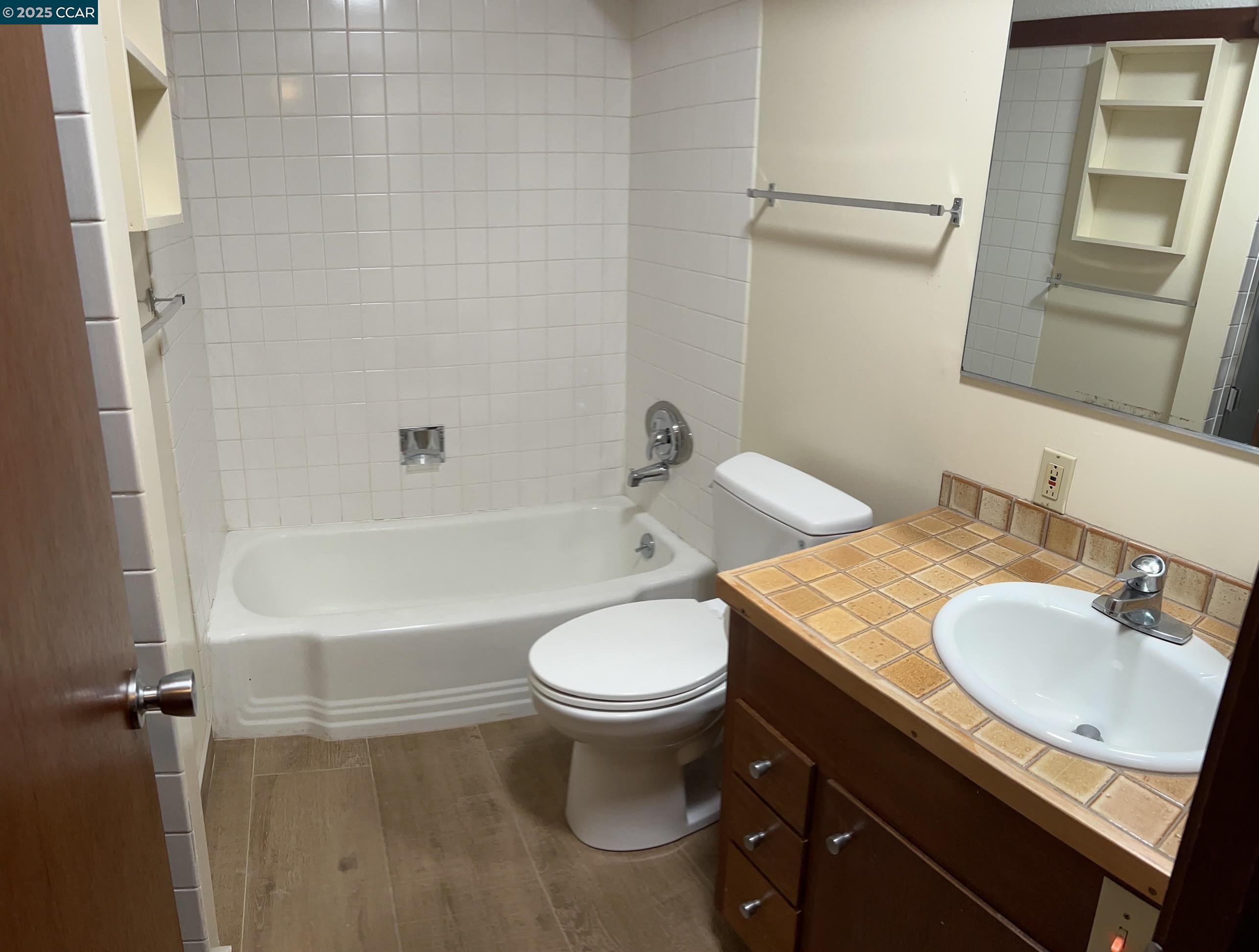 Detail Gallery Image 10 of 12 For 67 Brookwood Rd #15,  Orinda,  CA 94563 - 2 Beds | 1 Baths