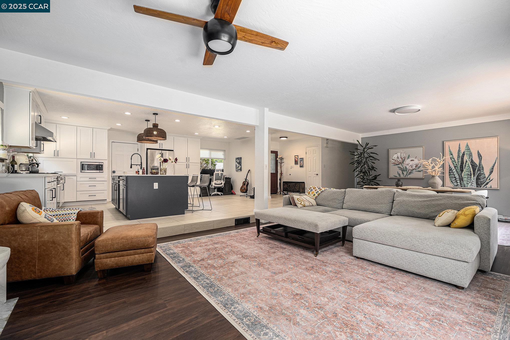 Detail Gallery Image 3 of 16 For 1730 Claycord Ave, Concord,  CA 94521 - 3 Beds | 2 Baths