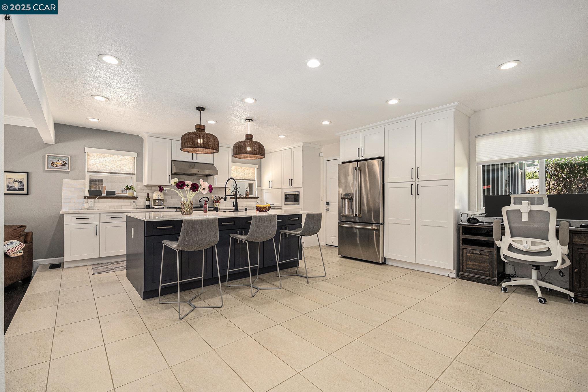 Detail Gallery Image 6 of 16 For 1730 Claycord Ave, Concord,  CA 94521 - 3 Beds | 2 Baths