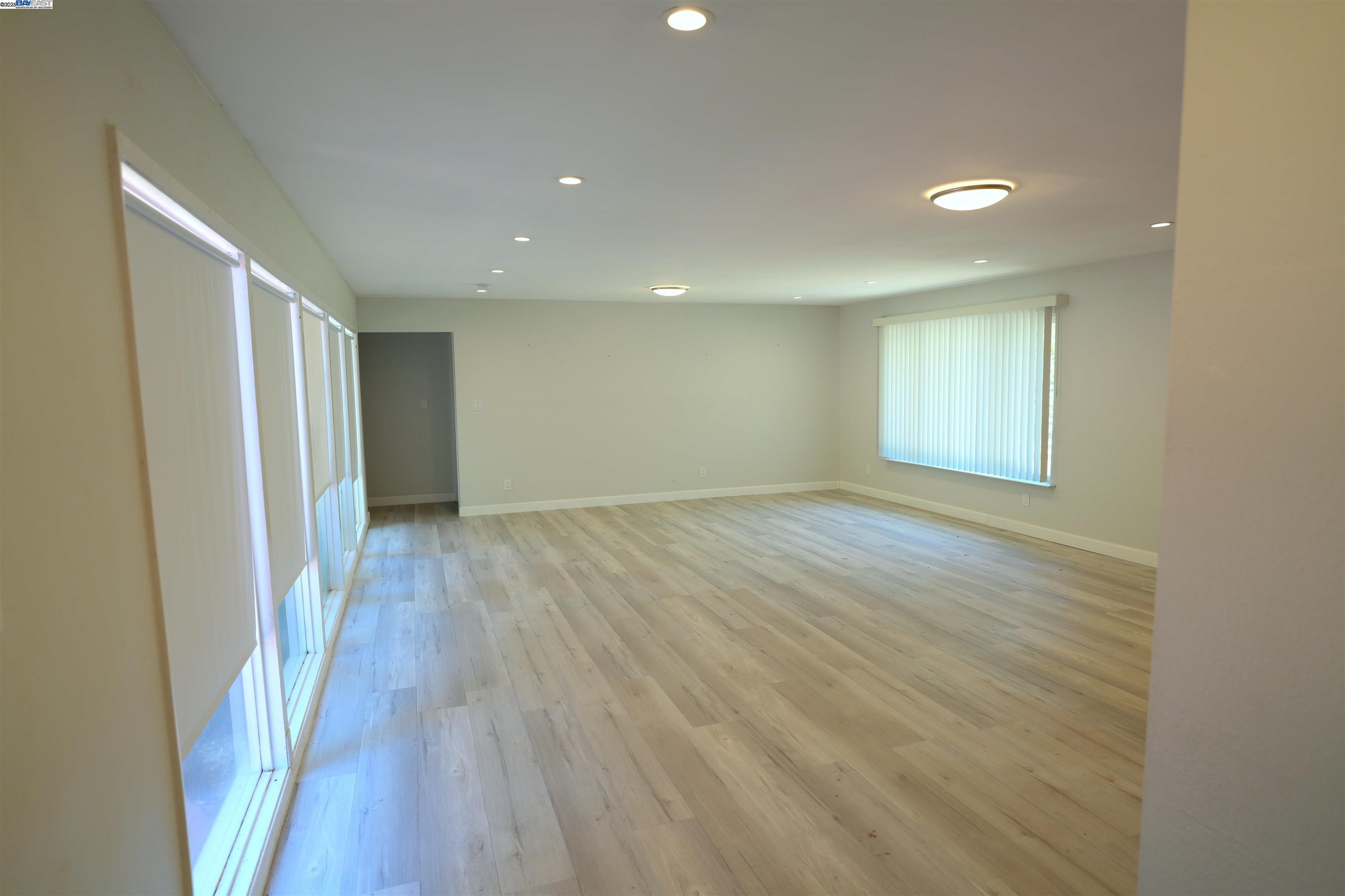 Detail Gallery Image 4 of 27 For 3180 Watt Ave, Sacramento,  CA 95821 - 4 Beds | 4 Baths