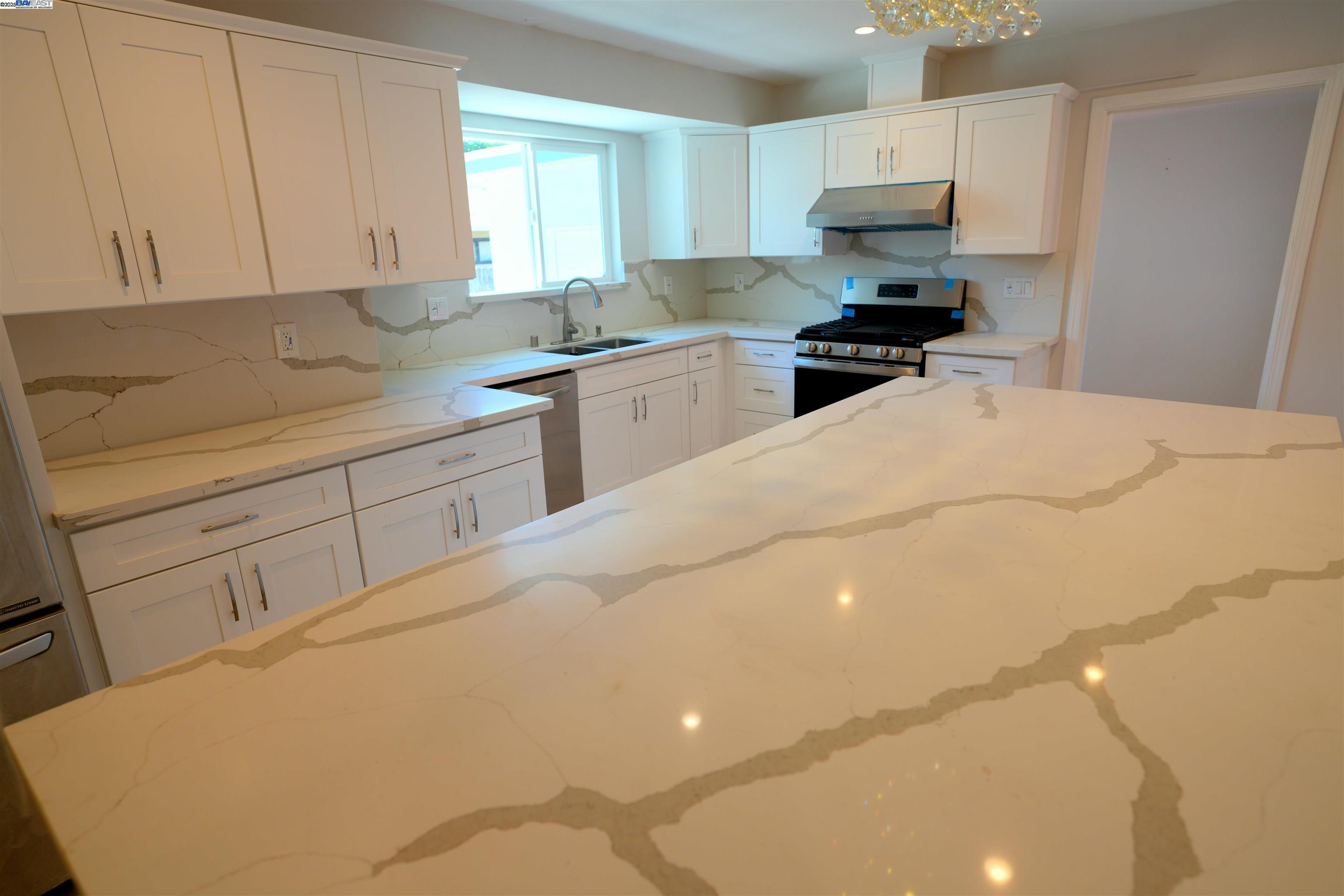 Detail Gallery Image 7 of 27 For 3180 Watt Ave, Sacramento,  CA 95821 - 4 Beds | 4 Baths