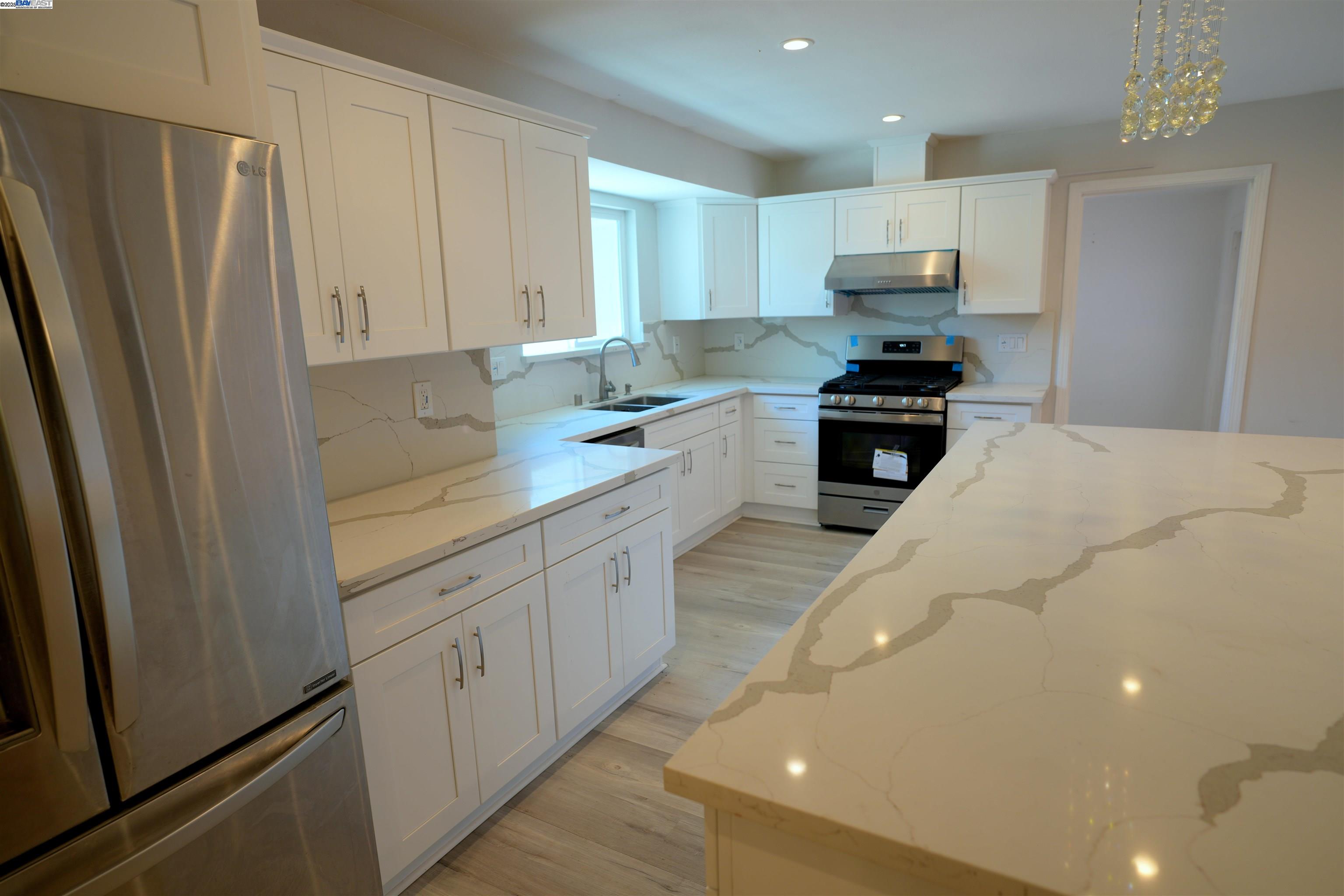 Detail Gallery Image 8 of 27 For 3180 Watt Ave, Sacramento,  CA 95821 - 4 Beds | 4 Baths