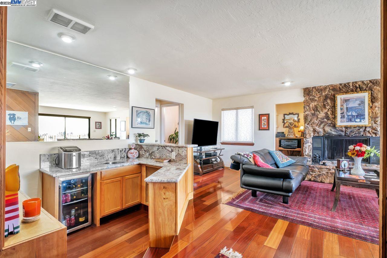31865 Chicoine Ave, Hayward, California 94544, 3 Bedrooms Bedrooms, 6 Rooms Rooms,2 BathroomsBathrooms,Residential,For Sale,31865 Chicoine Ave,41103383