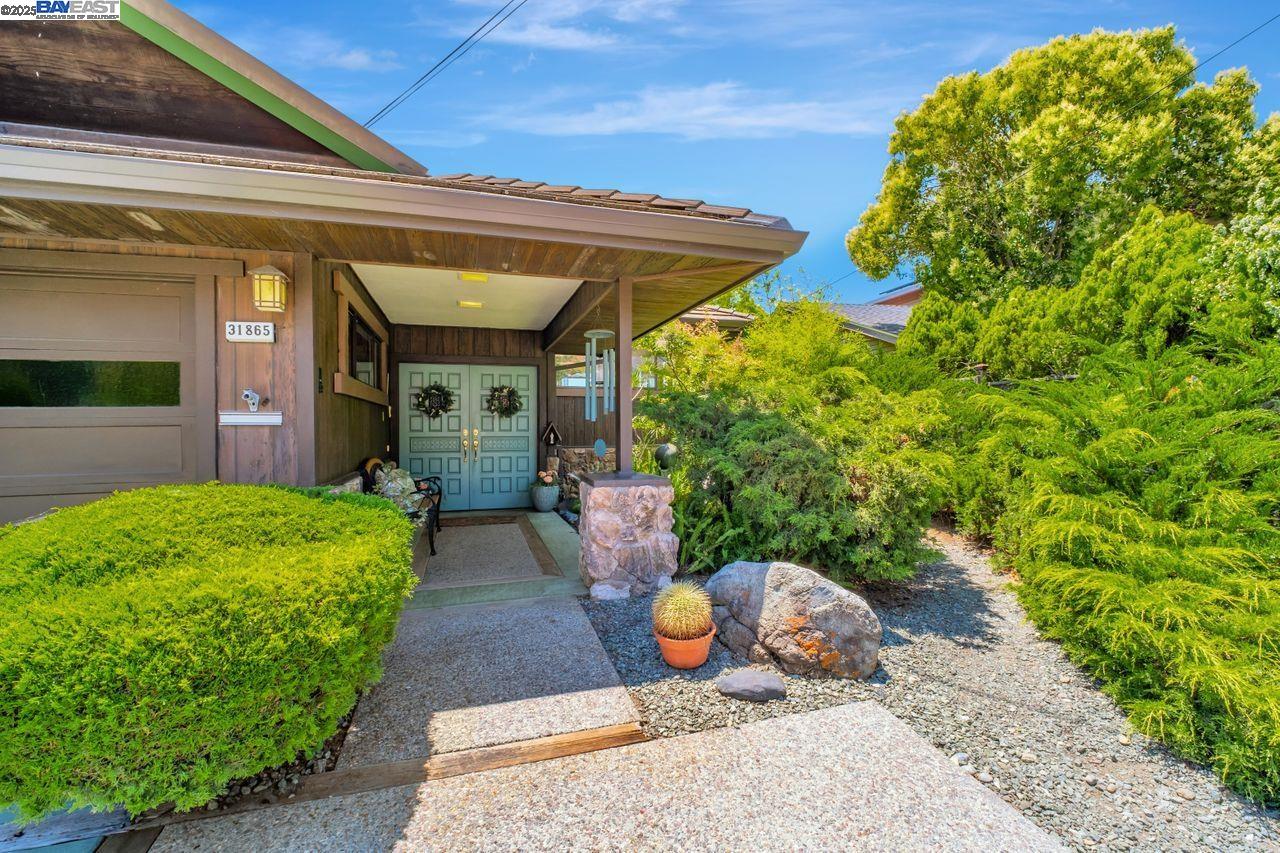 31865 Chicoine Ave, Hayward, California 94544, 3 Bedrooms Bedrooms, 6 Rooms Rooms,2 BathroomsBathrooms,Residential,For Sale,31865 Chicoine Ave,41103383