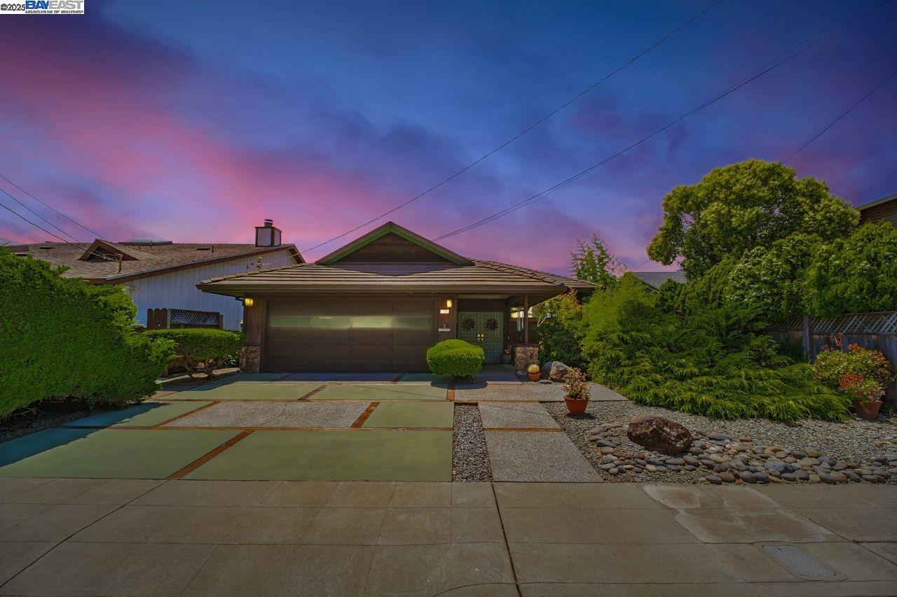31865 Chicoine Ave, Hayward, California 94544, 3 Bedrooms Bedrooms, 6 Rooms Rooms,2 BathroomsBathrooms,Residential,For Sale,31865 Chicoine Ave,41103383