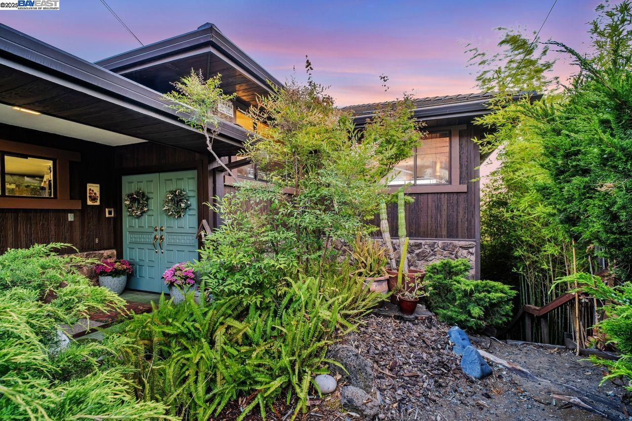 31865 Chicoine Ave, Hayward, California 94544, 3 Bedrooms Bedrooms, 6 Rooms Rooms,2 BathroomsBathrooms,Residential,For Sale,31865 Chicoine Ave,41103383