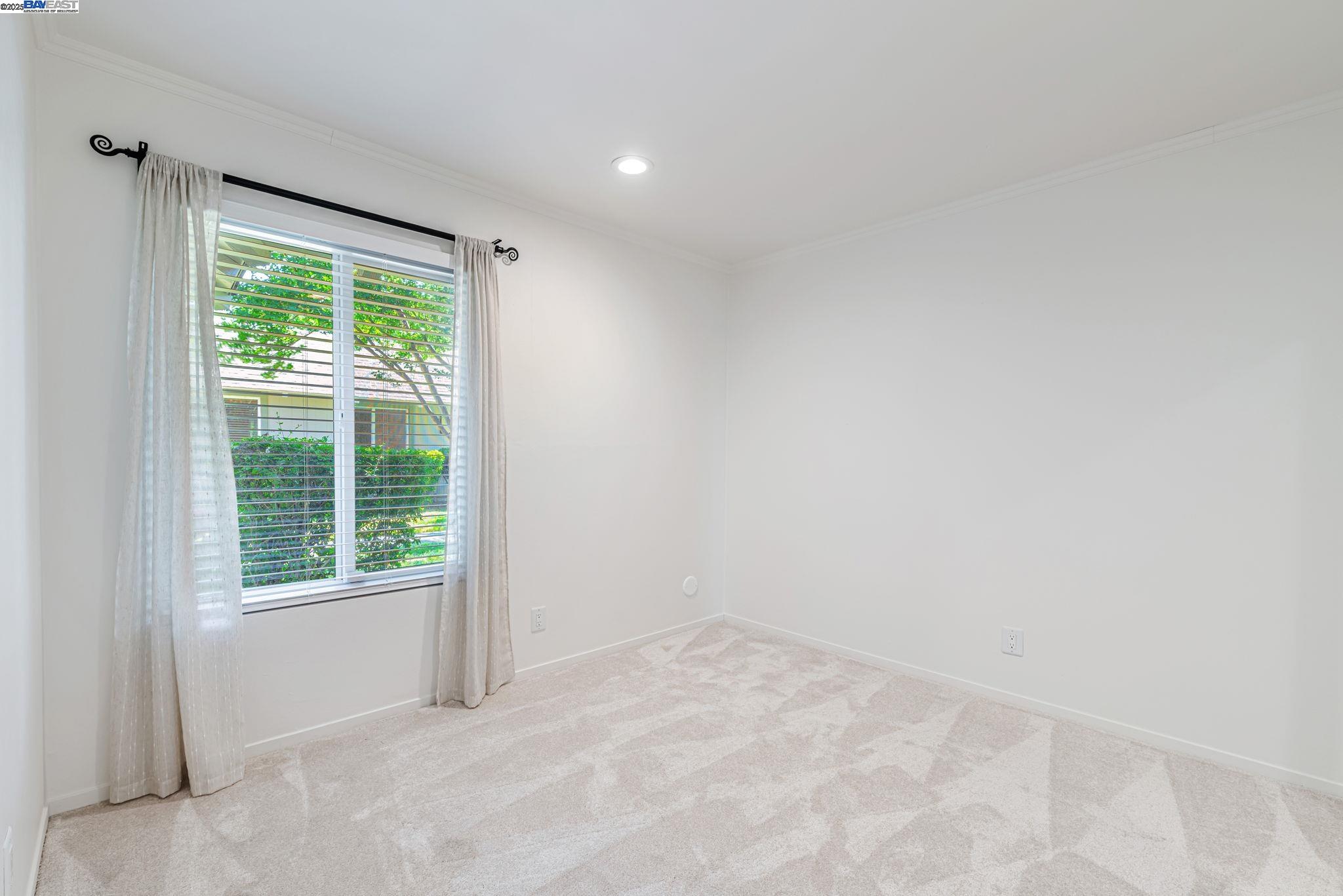 825 Oak Grove Rd # 15, Concord, California 94518, 3 Bedrooms Bedrooms, 7 Rooms Rooms,2 BathroomsBathrooms,Residential,For Sale,825 Oak Grove Rd # 15,41103384