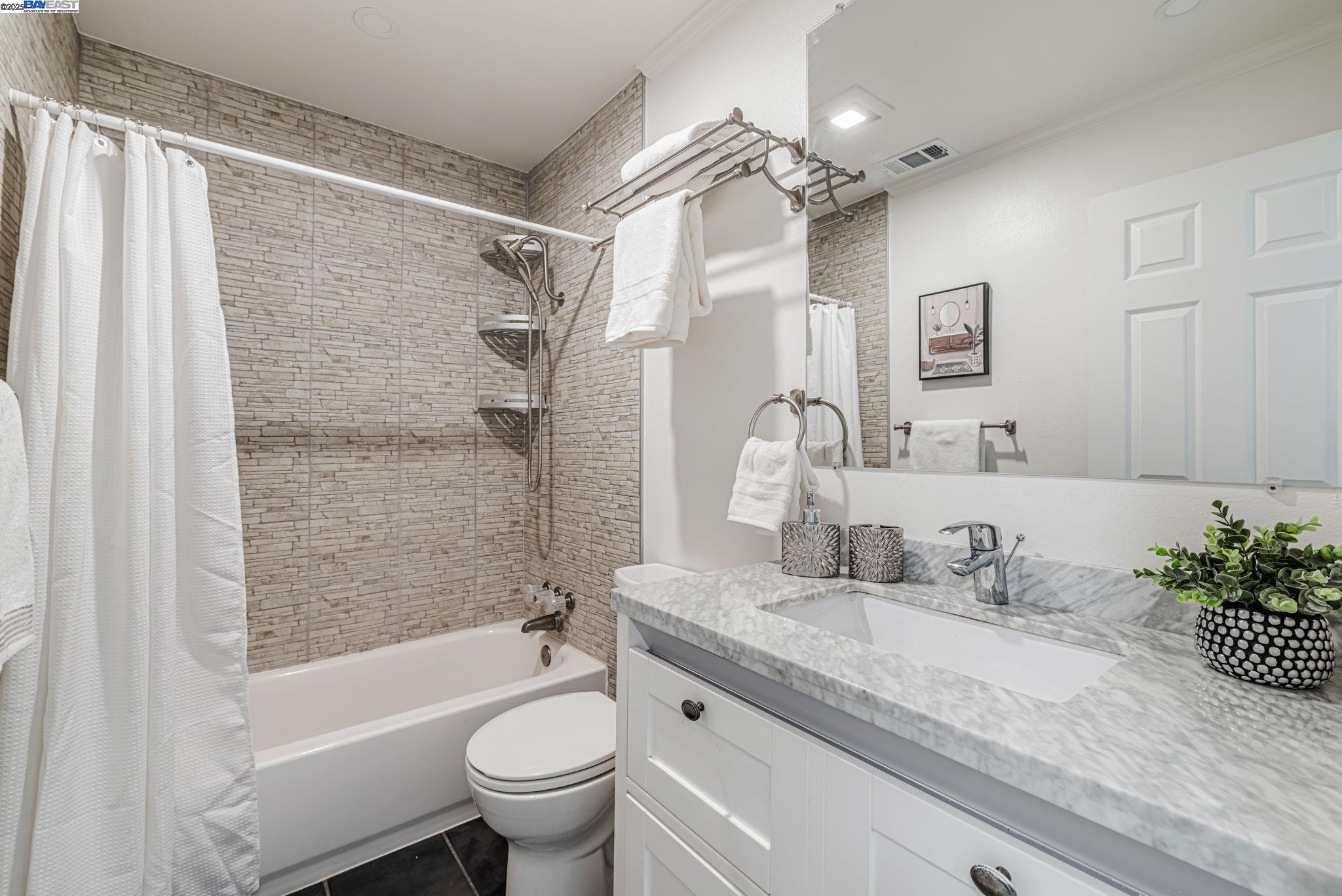825 Oak Grove Rd # 15, Concord, California 94518, 3 Bedrooms Bedrooms, 7 Rooms Rooms,2 BathroomsBathrooms,Residential,For Sale,825 Oak Grove Rd # 15,41103384