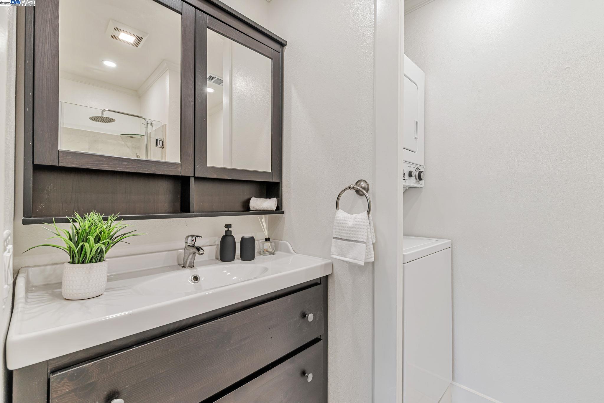 825 Oak Grove Rd # 15, Concord, California 94518, 3 Bedrooms Bedrooms, 7 Rooms Rooms,2 BathroomsBathrooms,Residential,For Sale,825 Oak Grove Rd # 15,41103384