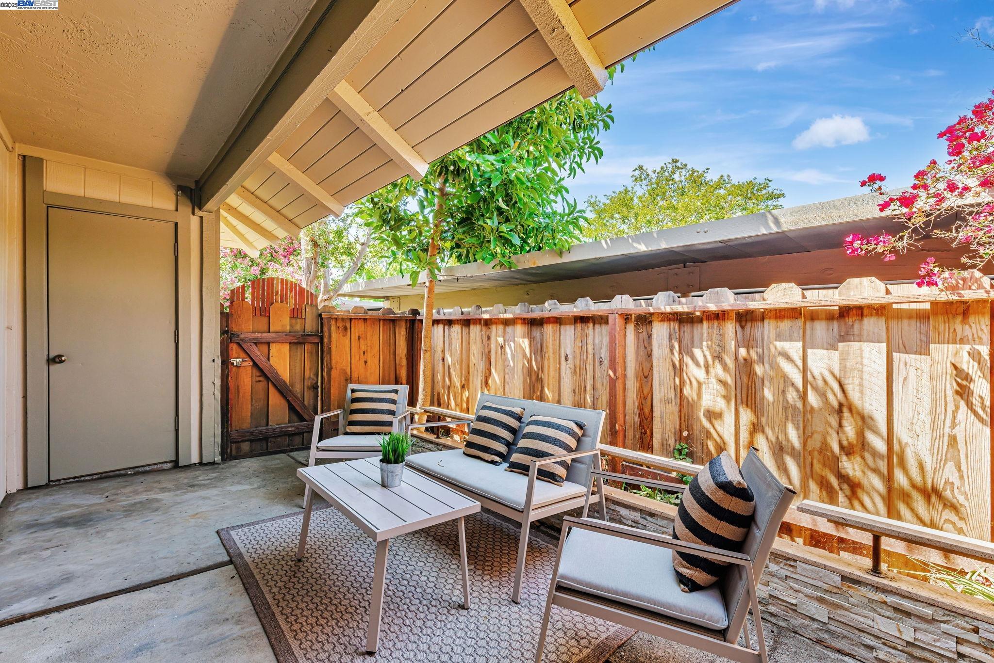 825 Oak Grove Rd # 15, Concord, California 94518, 3 Bedrooms Bedrooms, 7 Rooms Rooms,2 BathroomsBathrooms,Residential,For Sale,825 Oak Grove Rd # 15,41103384