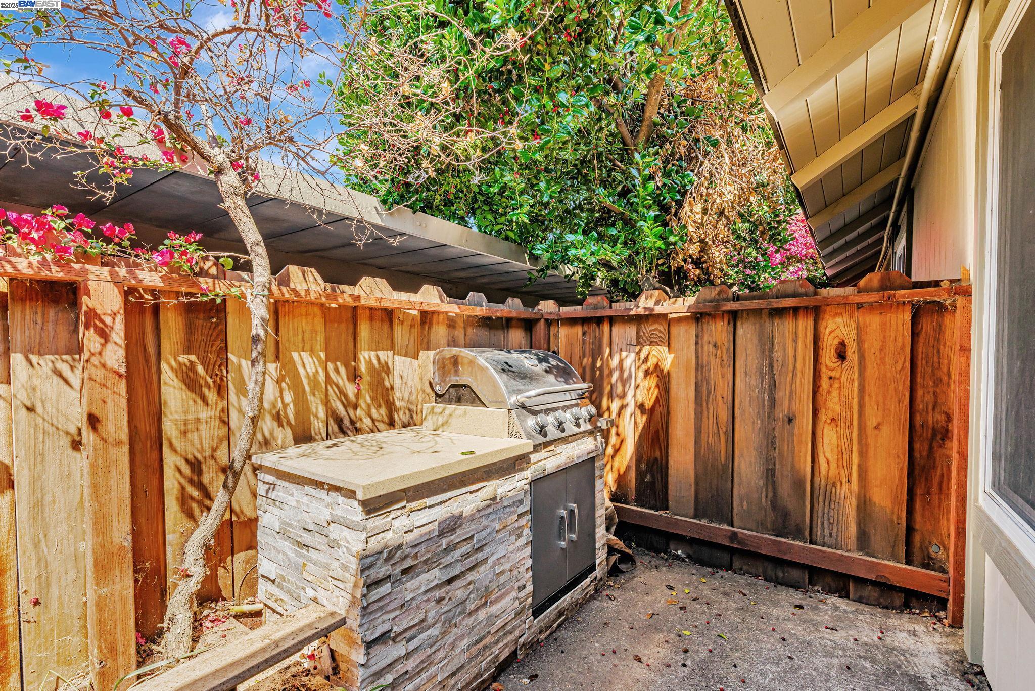 825 Oak Grove Rd # 15, Concord, California 94518, 3 Bedrooms Bedrooms, 7 Rooms Rooms,2 BathroomsBathrooms,Residential,For Sale,825 Oak Grove Rd # 15,41103384