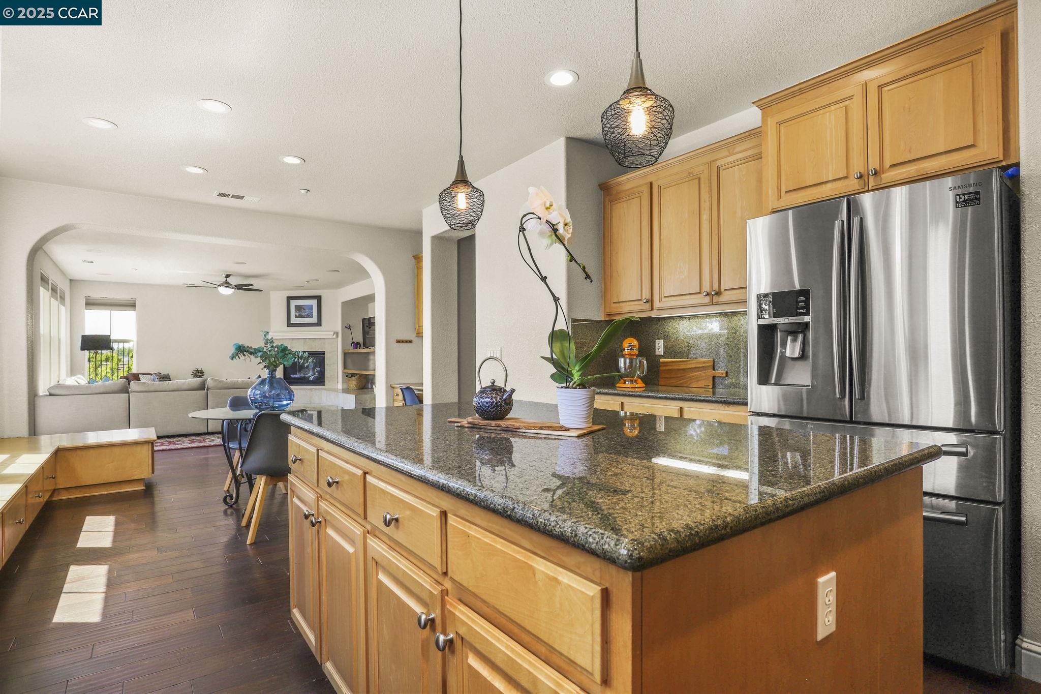 Detail Gallery Image 12 of 39 For 21 Foxglove Ct, Oakley,  CA 94561 - 5 Beds | 3/1 Baths