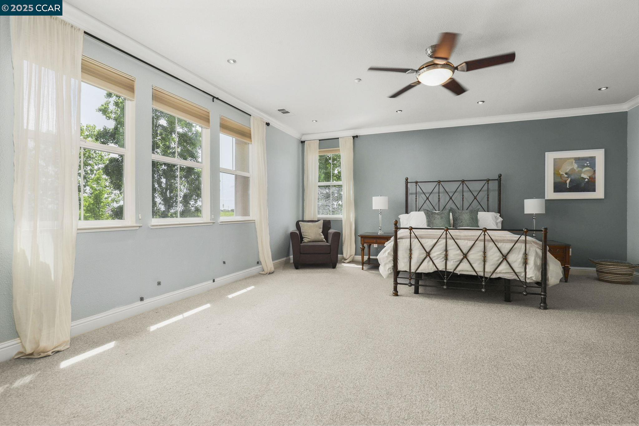 Detail Gallery Image 14 of 39 For 21 Foxglove Ct, Oakley,  CA 94561 - 5 Beds | 3/1 Baths