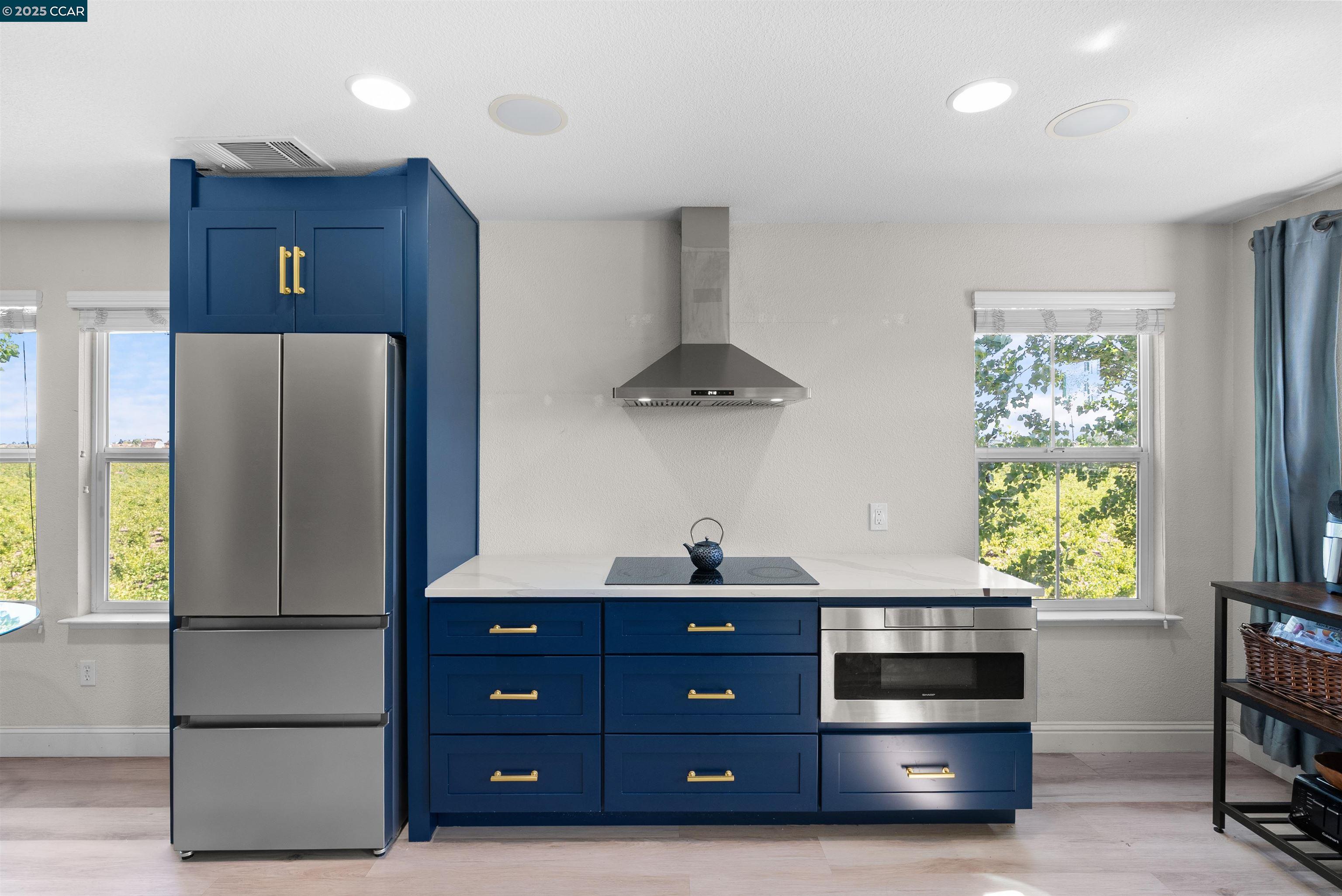 Detail Gallery Image 20 of 39 For 21 Foxglove Ct, Oakley,  CA 94561 - 5 Beds | 3/1 Baths