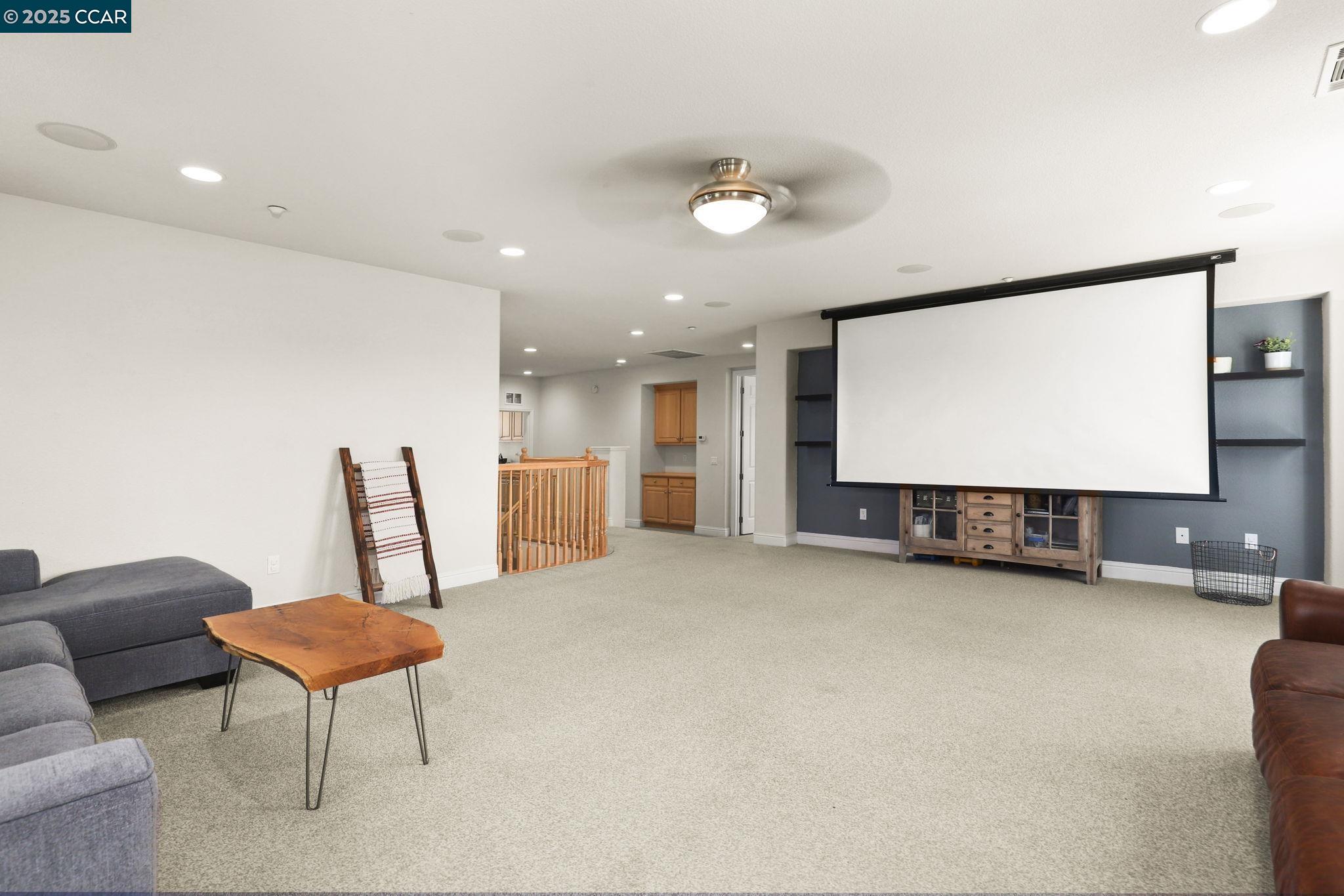 Detail Gallery Image 23 of 39 For 21 Foxglove Ct, Oakley,  CA 94561 - 5 Beds | 3/1 Baths