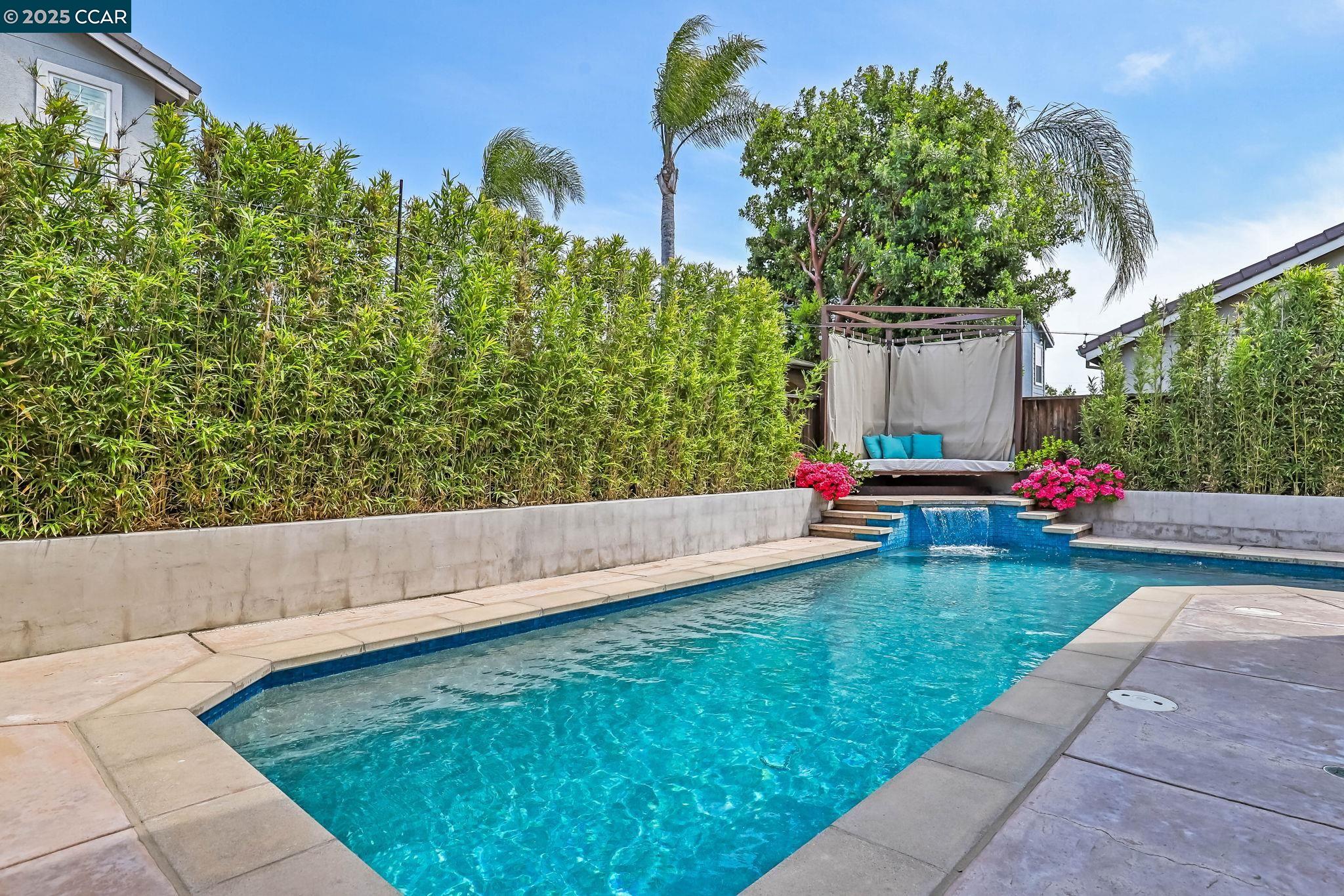 Detail Gallery Image 32 of 39 For 21 Foxglove Ct, Oakley,  CA 94561 - 5 Beds | 3/1 Baths