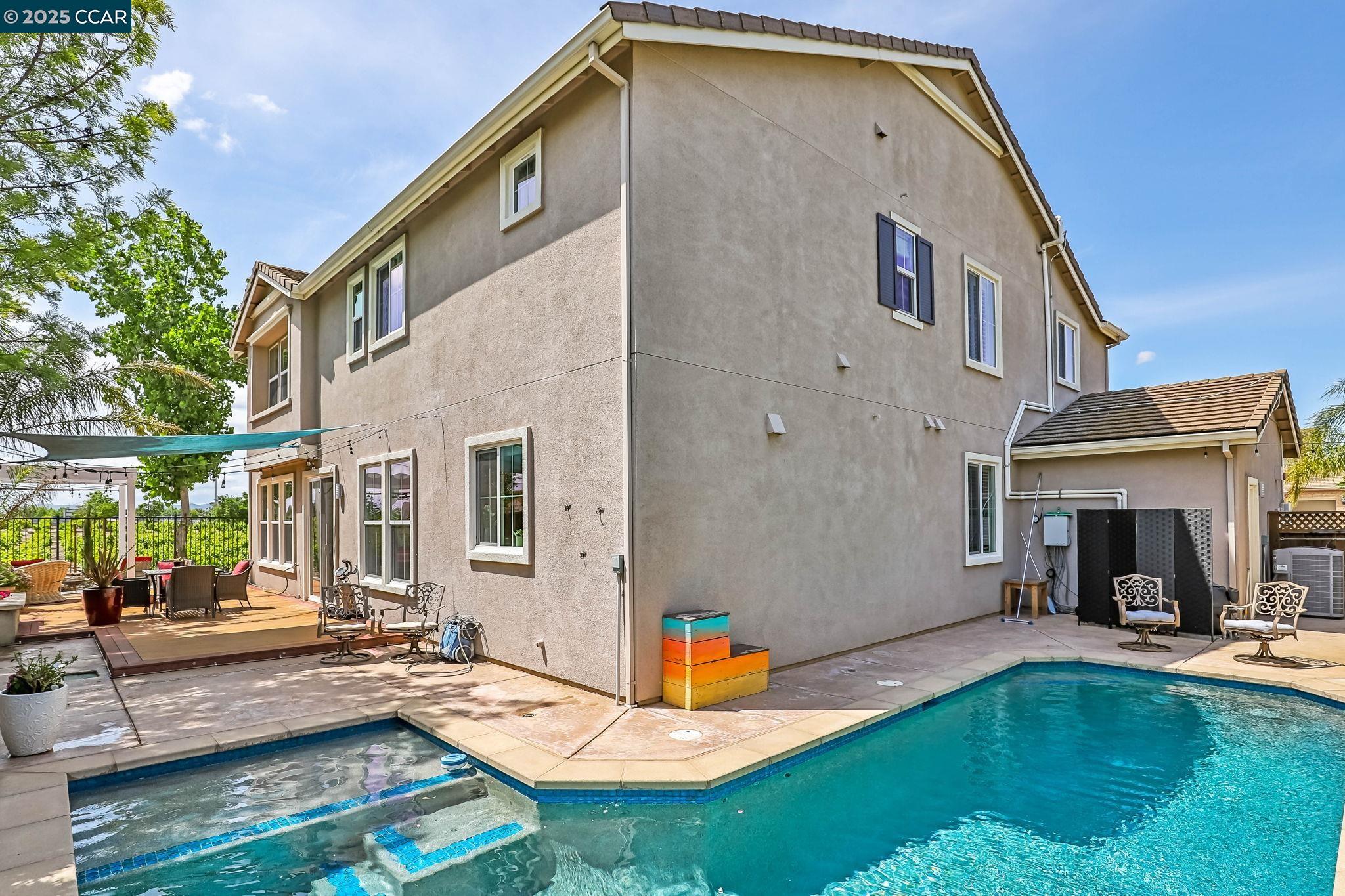 Detail Gallery Image 34 of 39 For 21 Foxglove Ct, Oakley,  CA 94561 - 5 Beds | 3/1 Baths