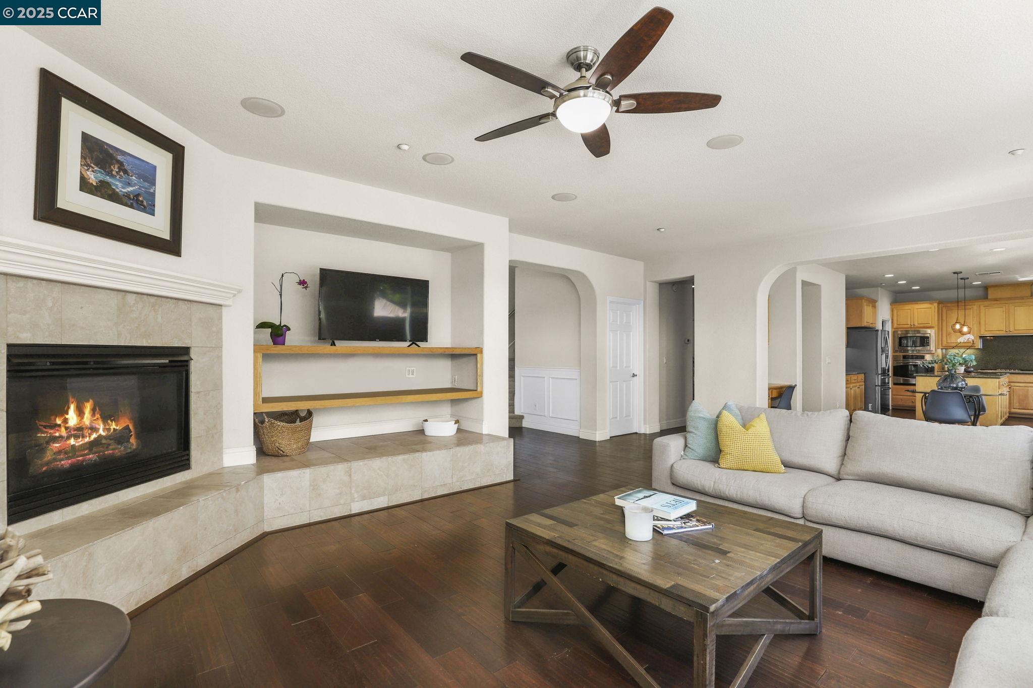 Detail Gallery Image 6 of 39 For 21 Foxglove Ct, Oakley,  CA 94561 - 5 Beds | 3/1 Baths