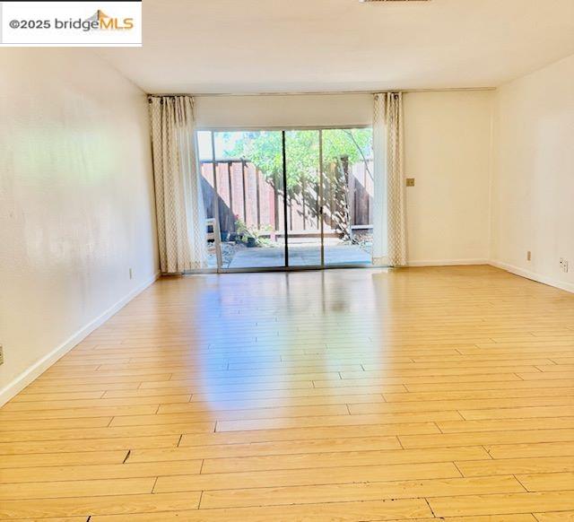 Detail Gallery Image 3 of 20 For 651 Moraga Rd #27,  Moraga,  CA 94556 - 2 Beds | 1/1 Baths