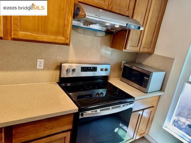 Detail Gallery Image 6 of 19 For 651 Moraga Rd #27,  Moraga,  CA 94556 - 2 Beds | 1/1 Baths