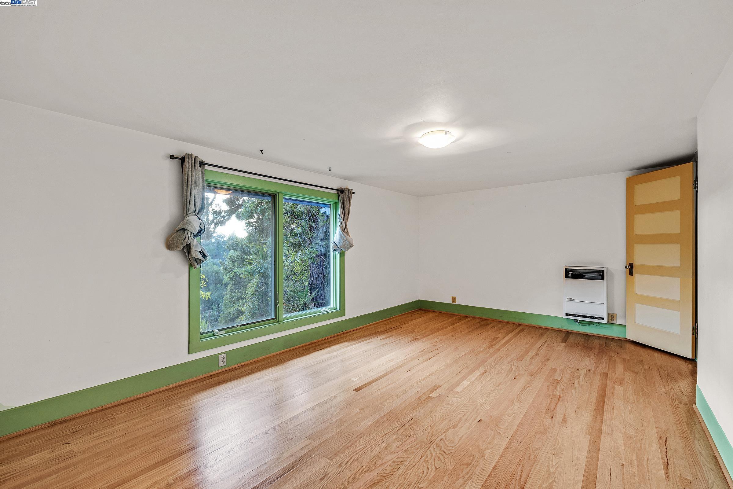 Detail Gallery Image 28 of 54 For 1012 Elbert St, Oakland,  CA 94602 - 2 Beds | 2 Baths