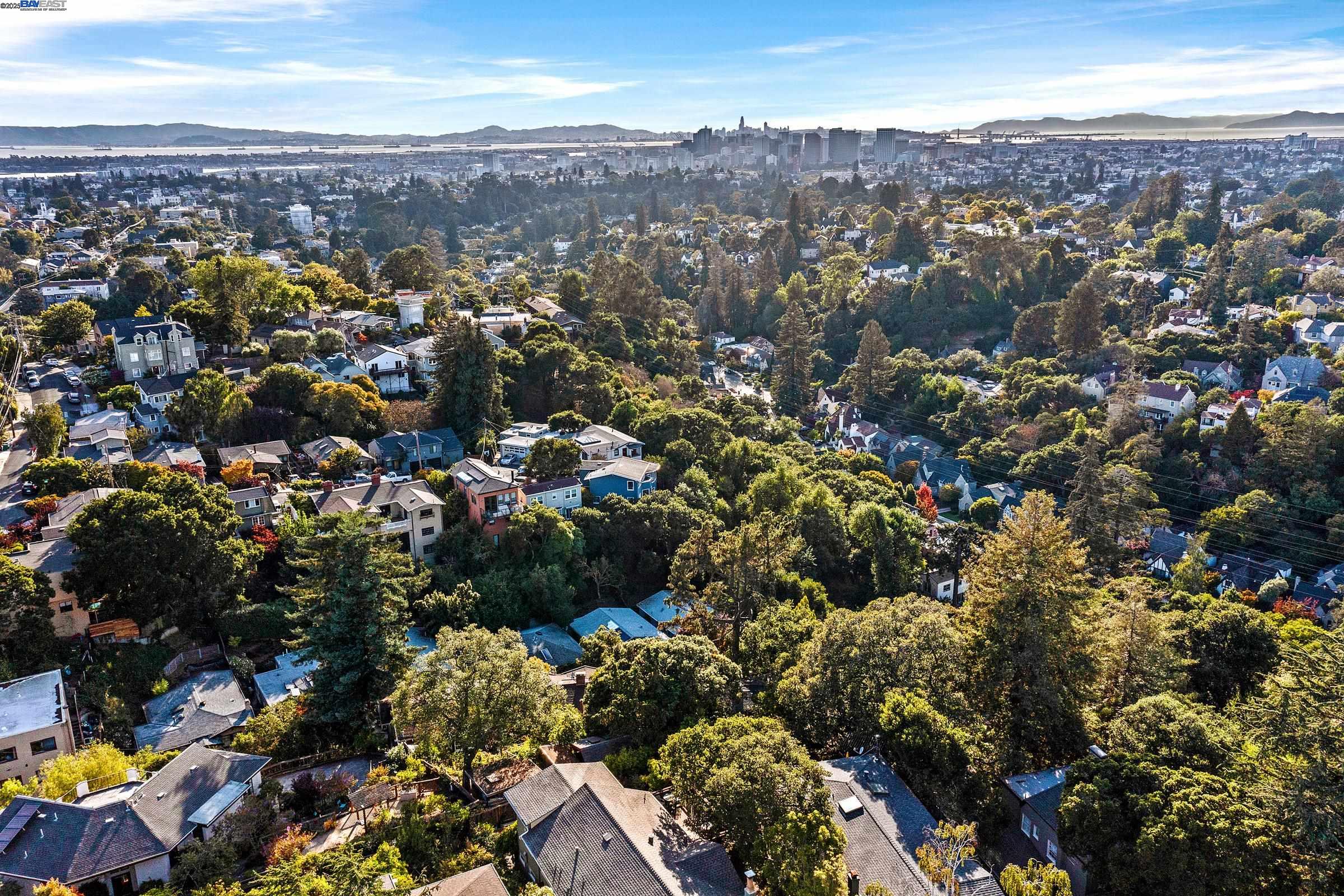 Detail Gallery Image 49 of 54 For 1012 Elbert St, Oakland,  CA 94602 - 2 Beds | 2 Baths