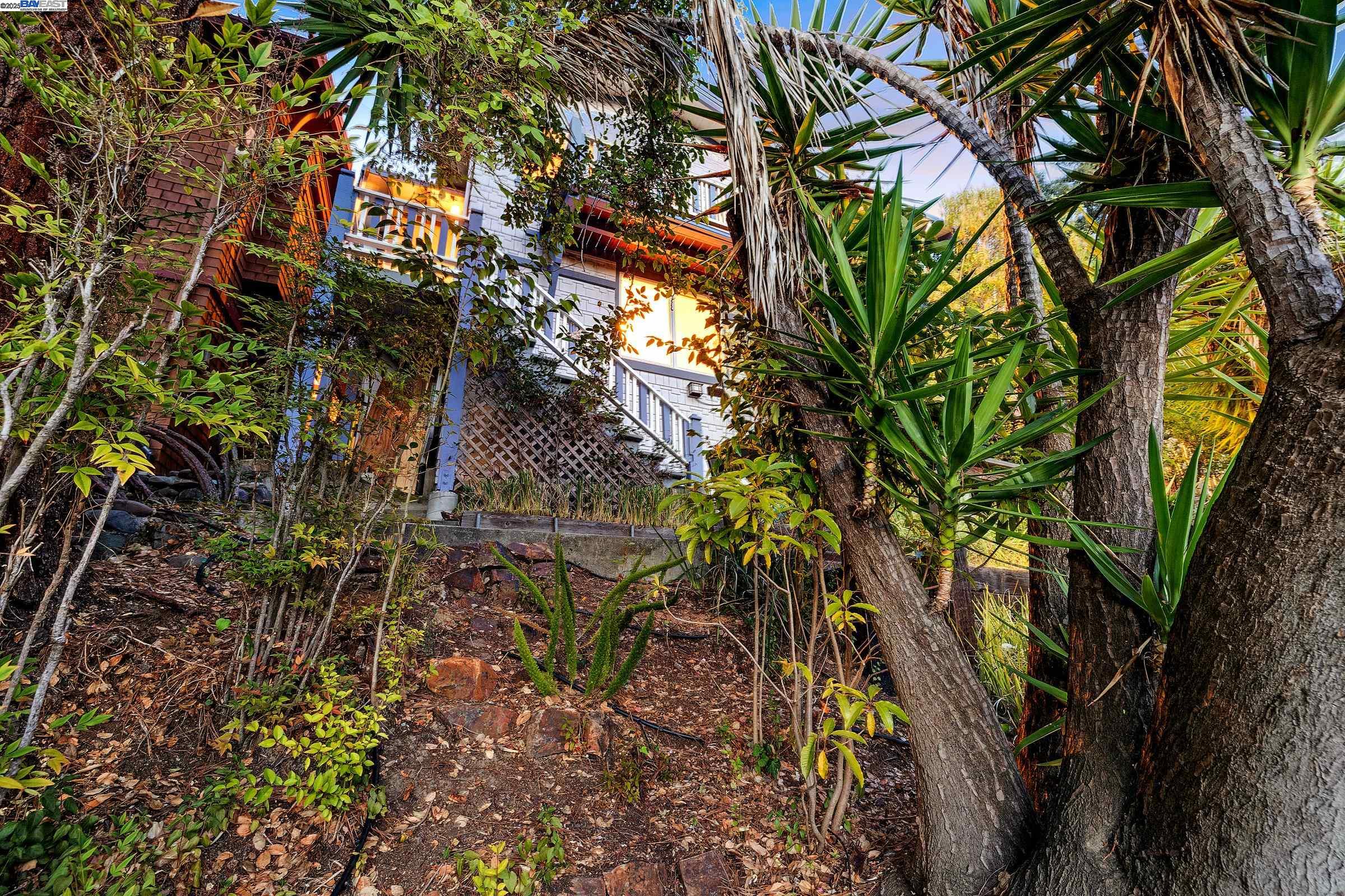 Detail Gallery Image 51 of 54 For 1012 Elbert St, Oakland,  CA 94602 - 2 Beds | 2 Baths