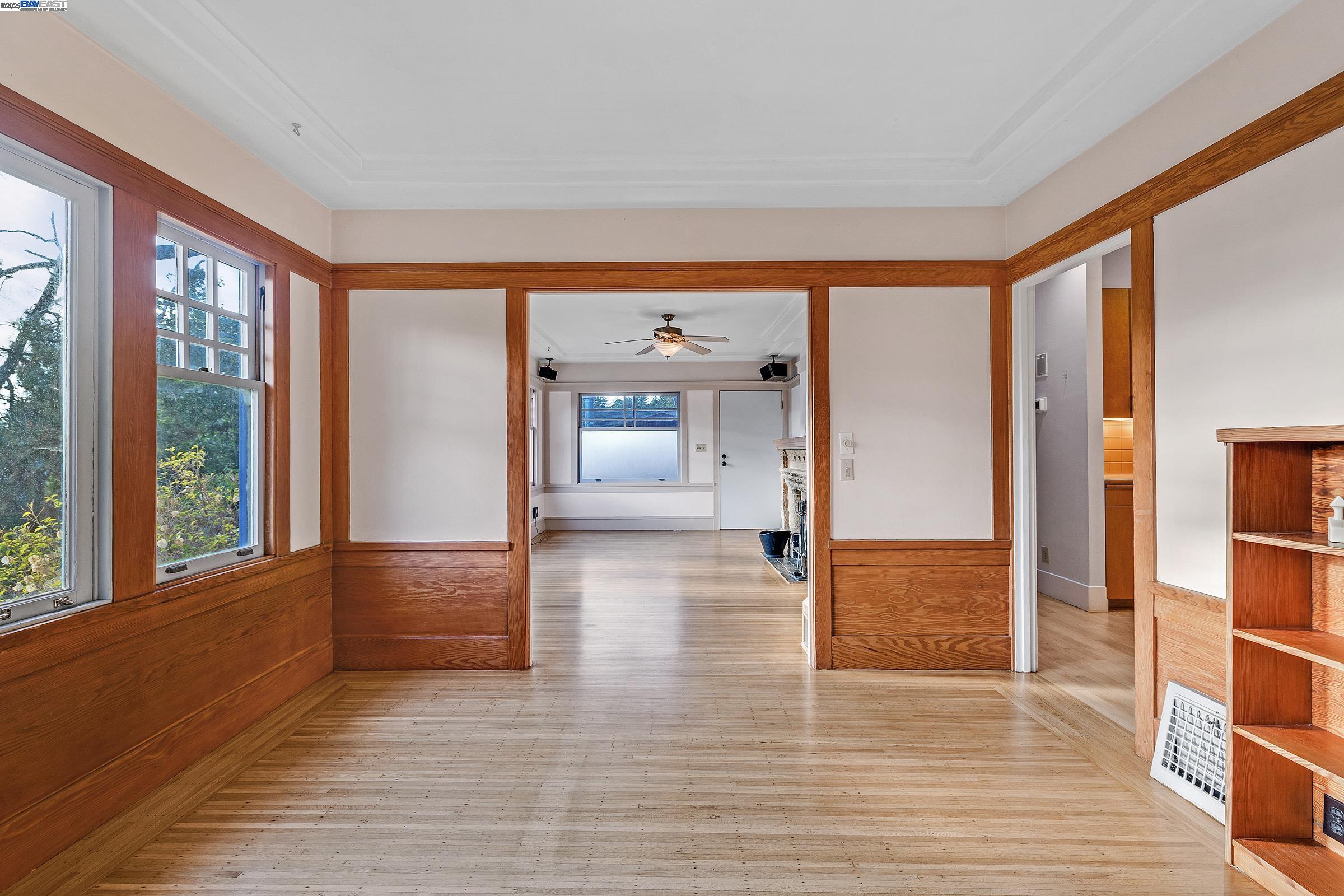 Detail Gallery Image 10 of 54 For 1012 Elbert St, Oakland,  CA 94602 - 2 Beds | 2 Baths