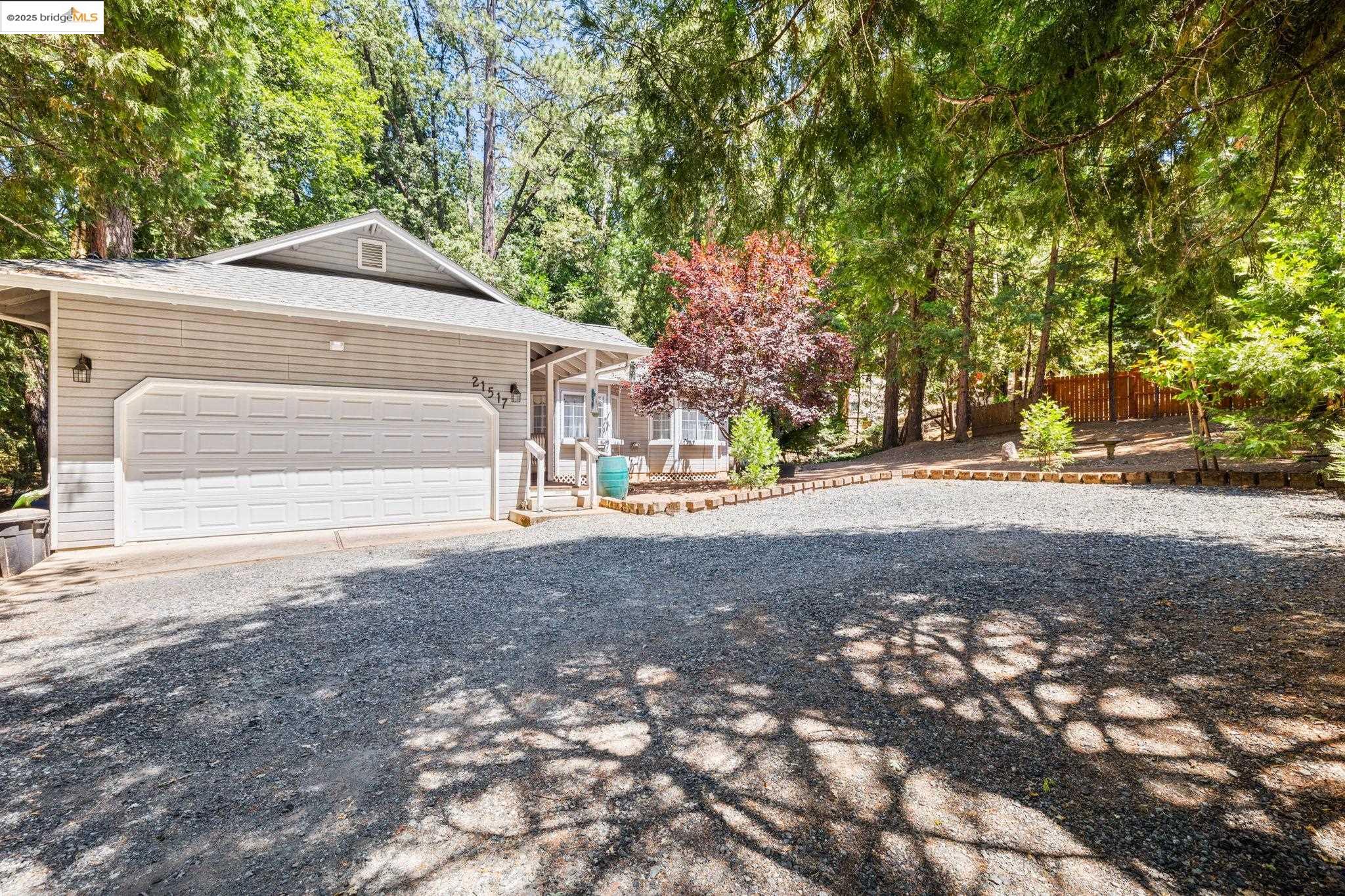 Detail Gallery Image 1 of 1 For 21517 Crystal Falls Drive, Sonora,  CA 95370 - 3 Beds | 2 Baths