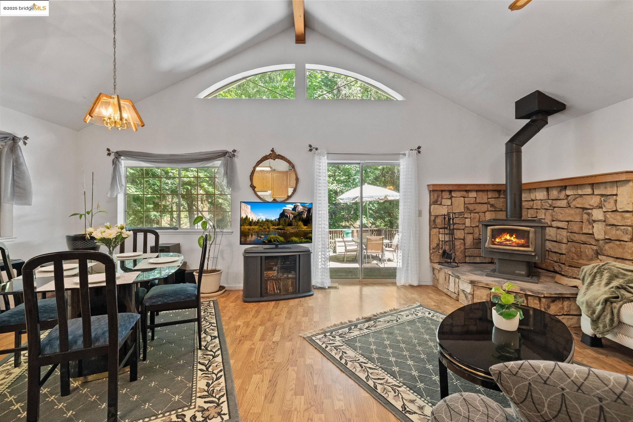 21517 Crystal Falls Drive, Sonora, California 95370, 3 Bedrooms Bedrooms, 7 Rooms Rooms,2 BathroomsBathrooms,Residential,For Sale,21517 Crystal Falls Drive,41103389
