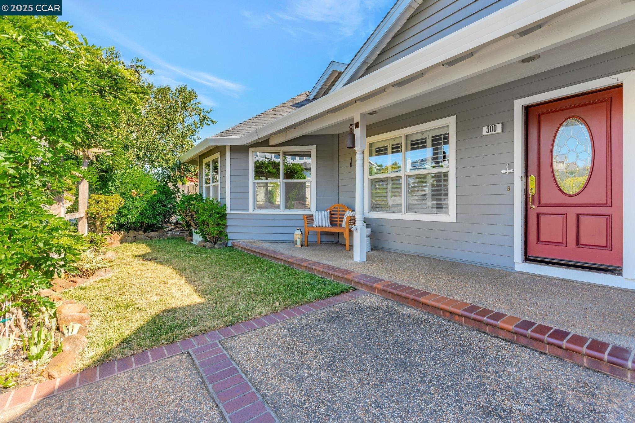 Detail Gallery Image 2 of 50 For 300 Saint Augustine Ct, Benicia,  CA 94510 - 4 Beds | 3 Baths