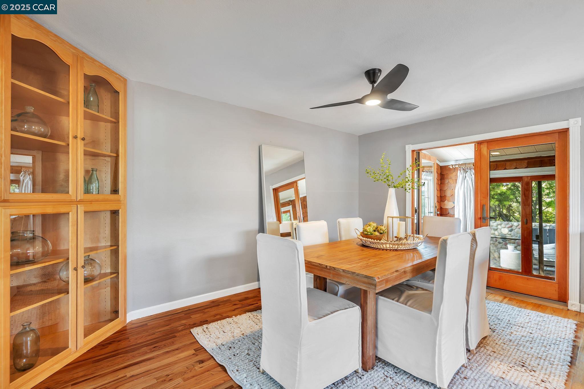 Detail Gallery Image 13 of 50 For 300 Saint Augustine Ct, Benicia,  CA 94510 - 4 Beds | 3 Baths