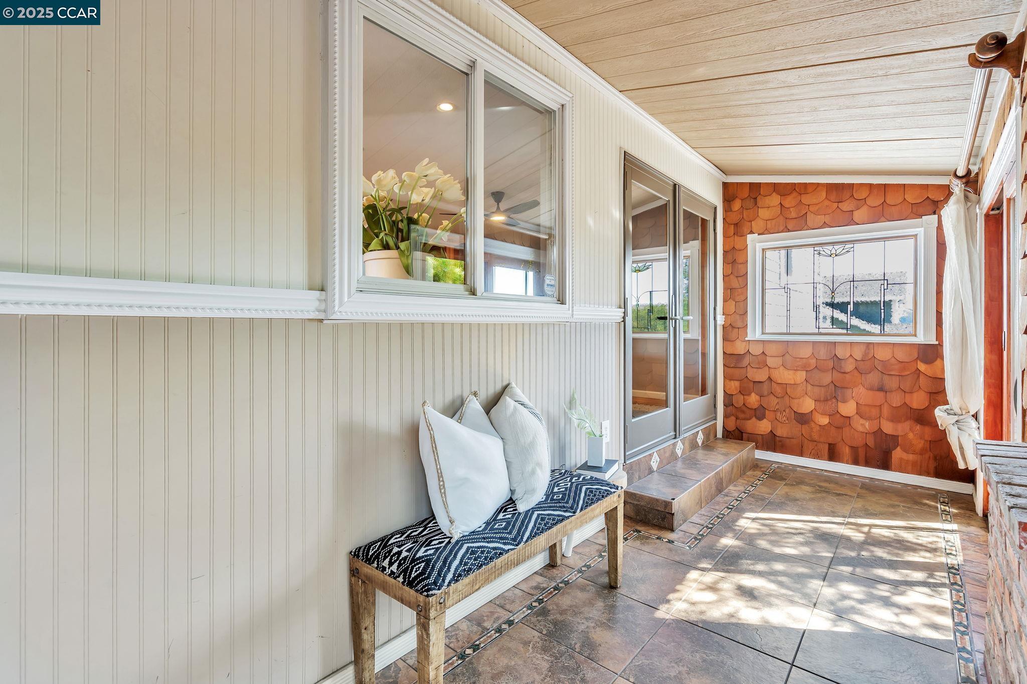 Detail Gallery Image 16 of 50 For 300 Saint Augustine Ct, Benicia,  CA 94510 - 4 Beds | 3 Baths