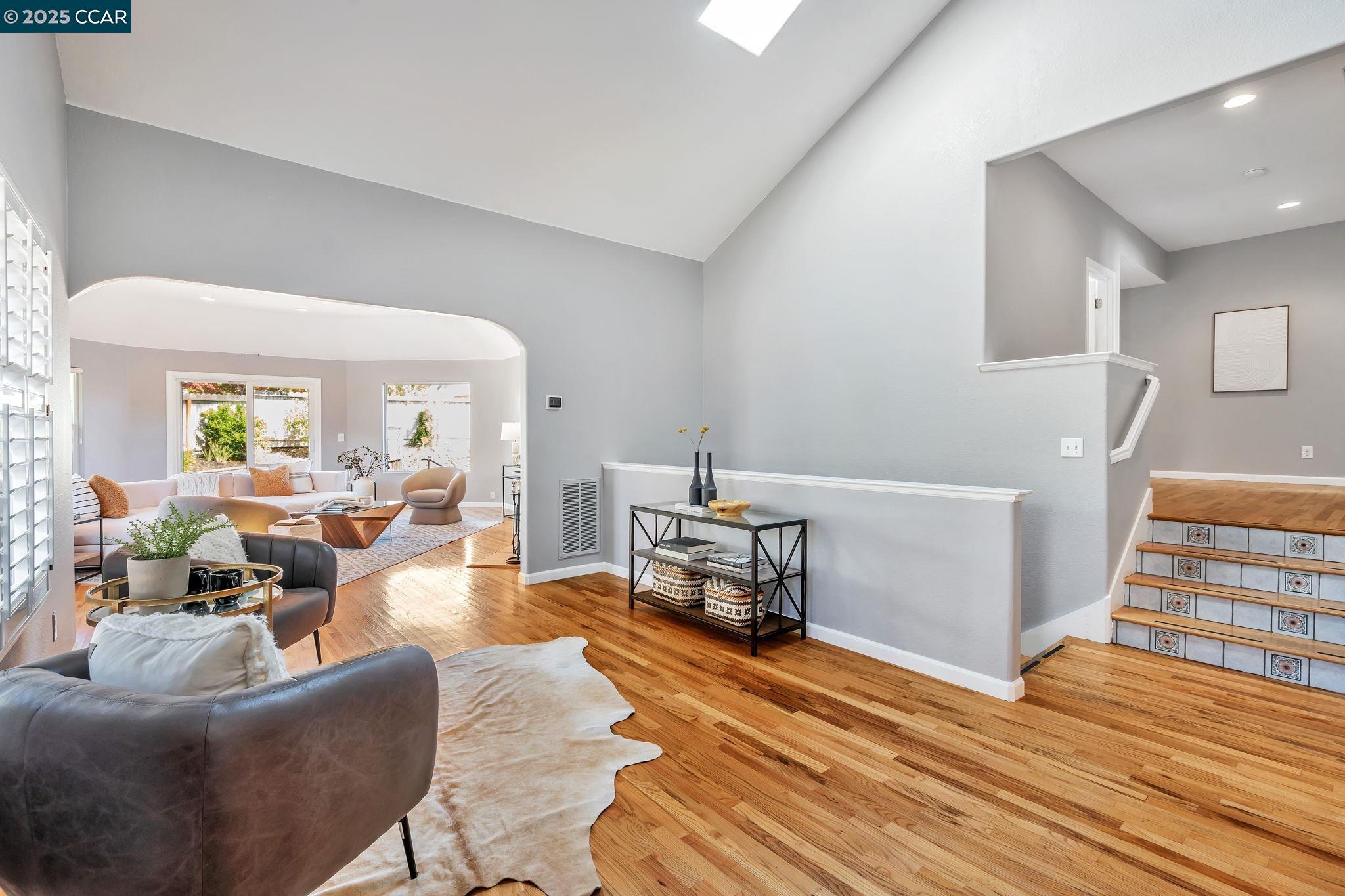 Detail Gallery Image 18 of 50 For 300 Saint Augustine Ct, Benicia,  CA 94510 - 4 Beds | 3 Baths