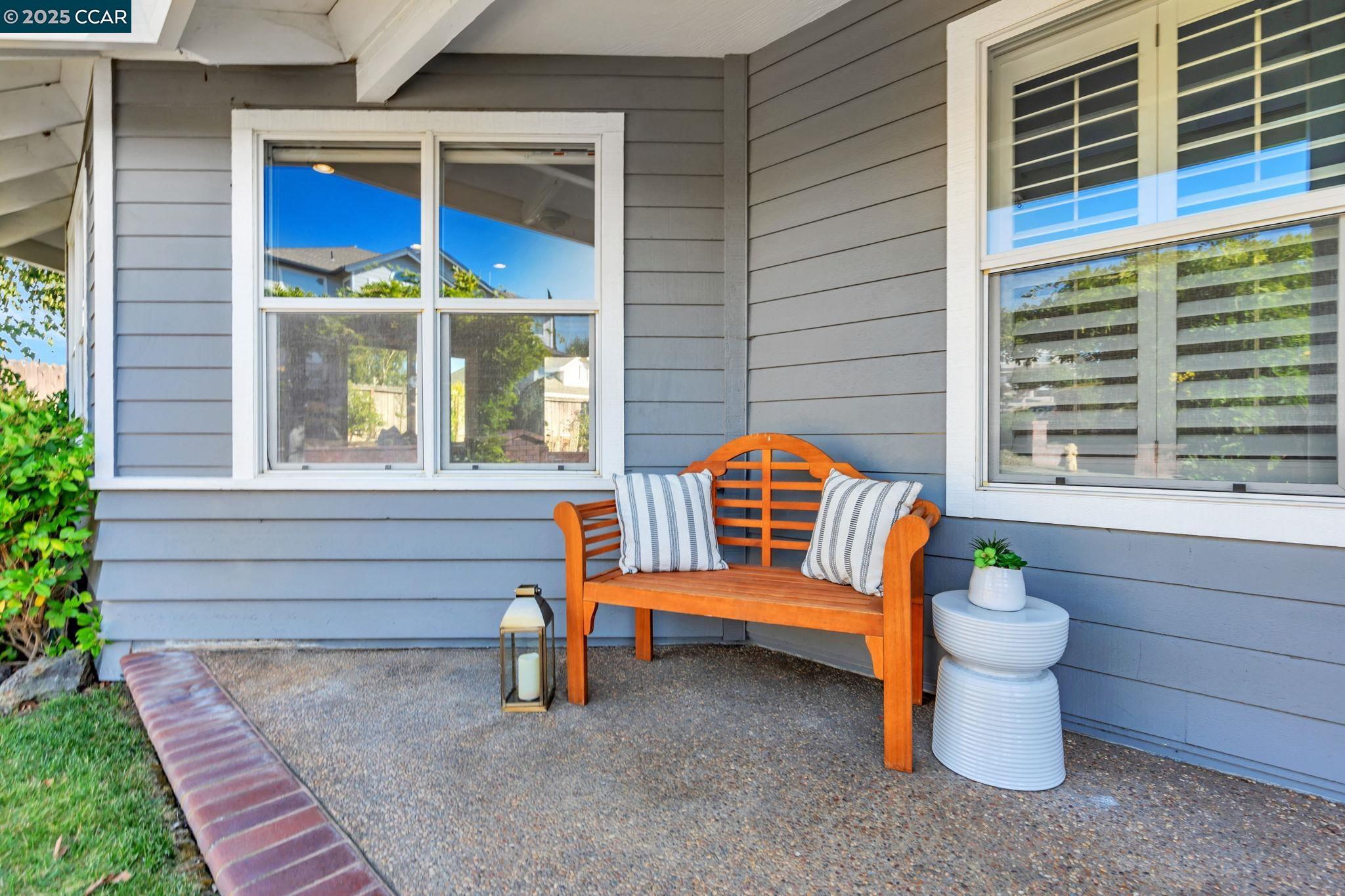 Detail Gallery Image 3 of 50 For 300 Saint Augustine Ct, Benicia,  CA 94510 - 4 Beds | 3 Baths