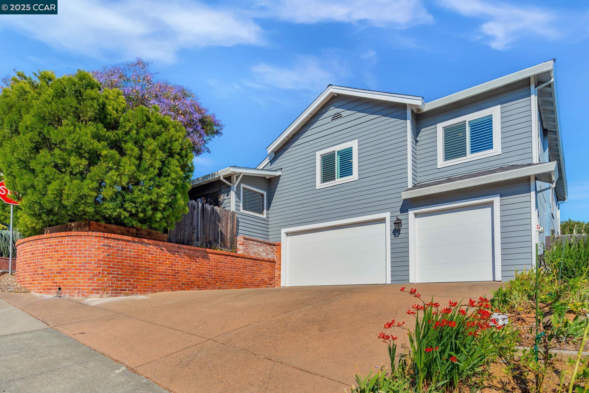 Detail Gallery Image 4 of 50 For 300 Saint Augustine Ct, Benicia,  CA 94510 - 4 Beds | 3 Baths