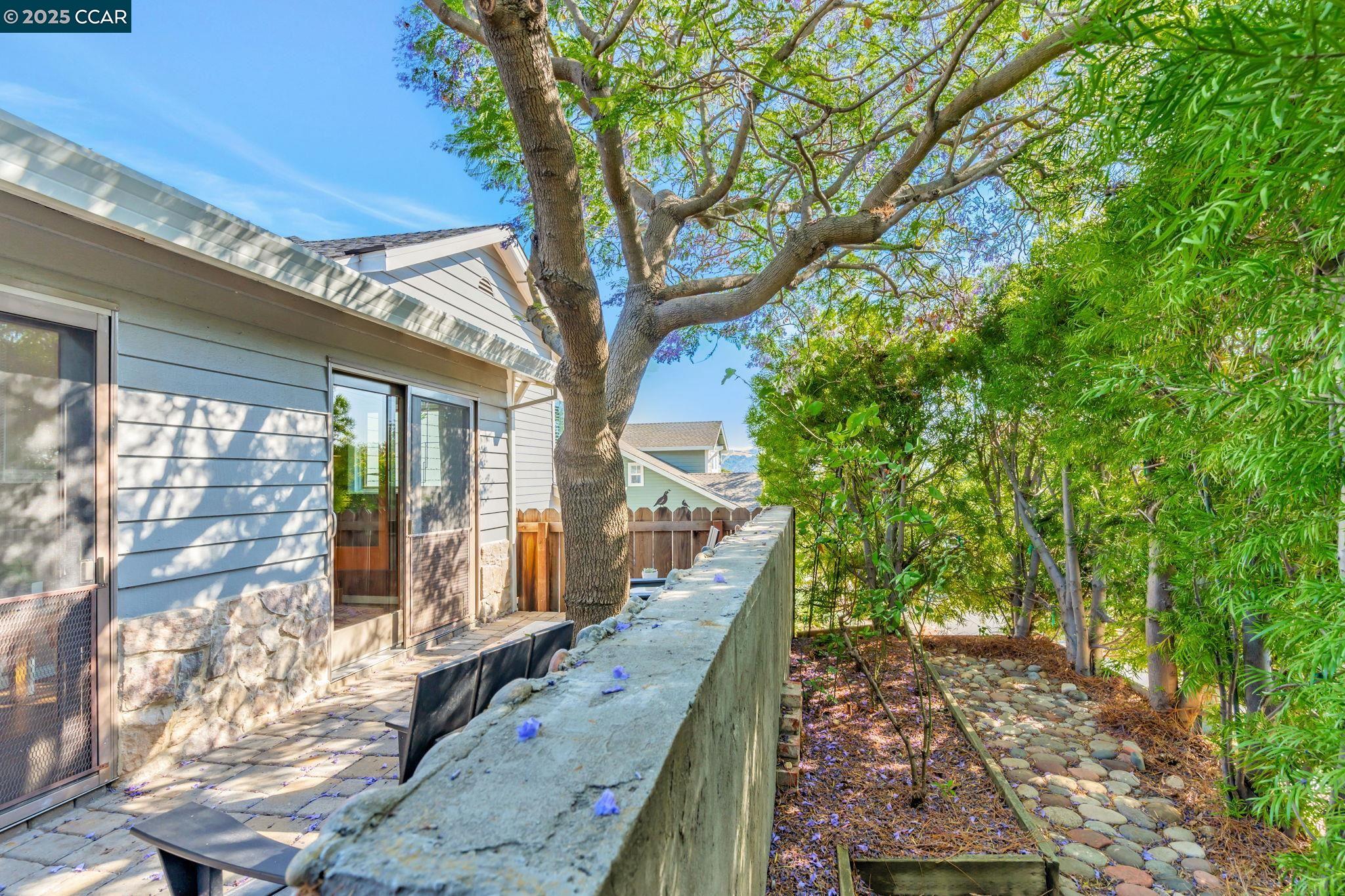 Detail Gallery Image 39 of 50 For 300 Saint Augustine Ct, Benicia,  CA 94510 - 4 Beds | 3 Baths