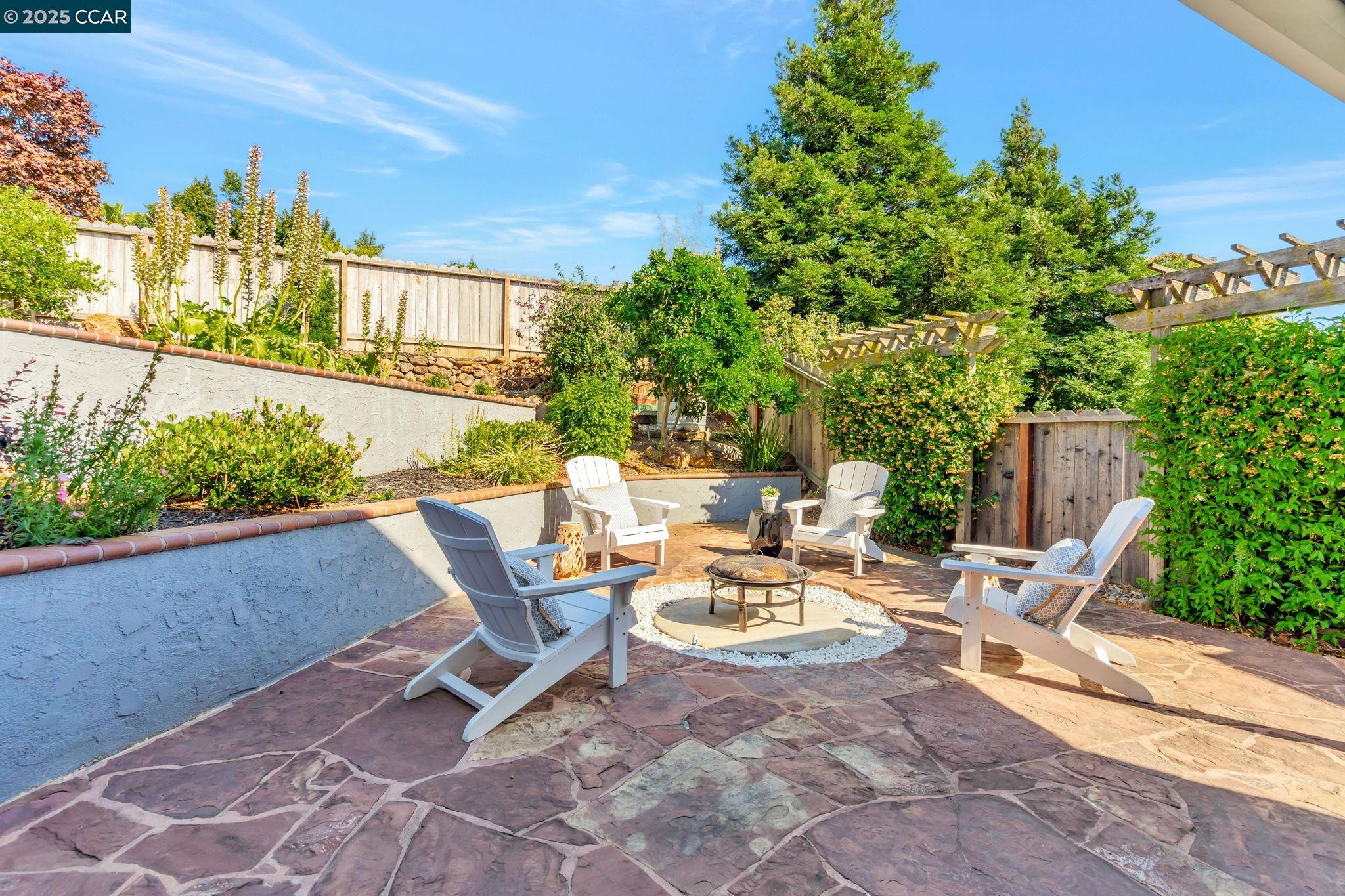 Detail Gallery Image 40 of 50 For 300 Saint Augustine Ct, Benicia,  CA 94510 - 4 Beds | 3 Baths